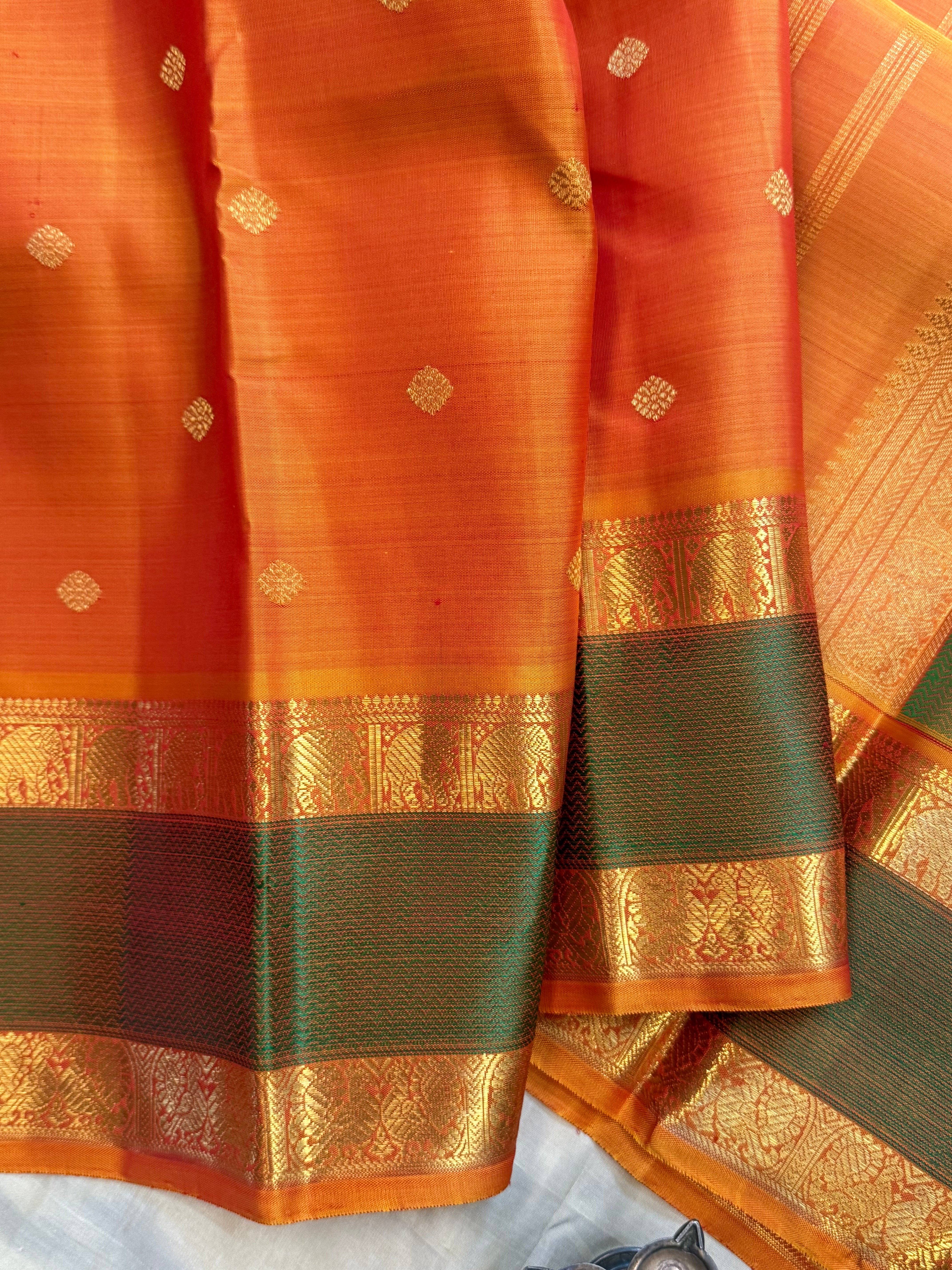 Orange rettapet border/ Kanjipuram silk