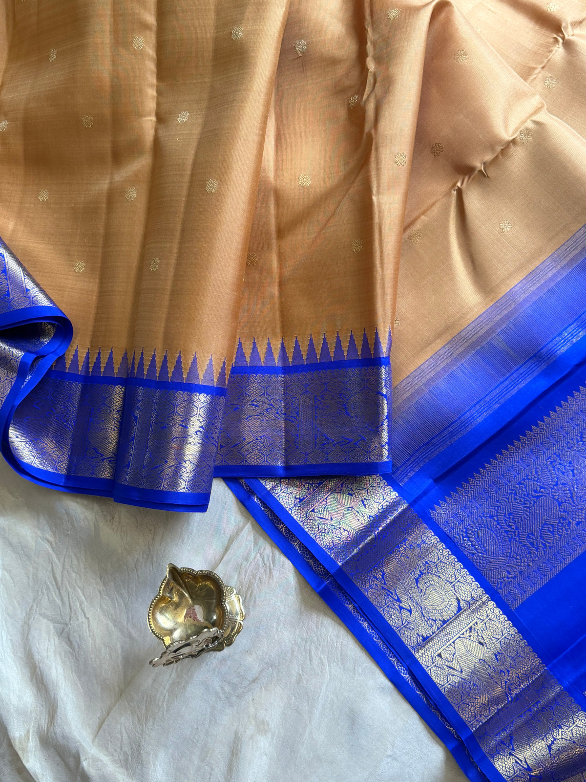 Unusual color combo pure Zari Kanjipuram