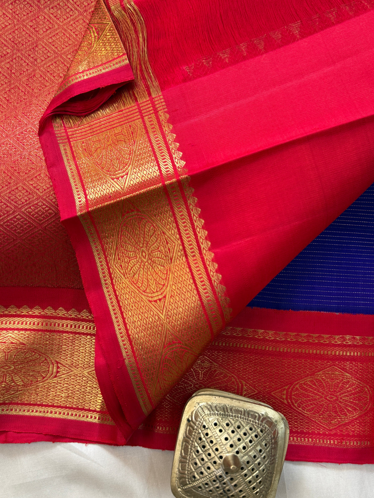 Brinjal blue - Day 3 Navarthri colour pure Zari Kanjipuram silk / blue Vairaoosi Butta clsa 949