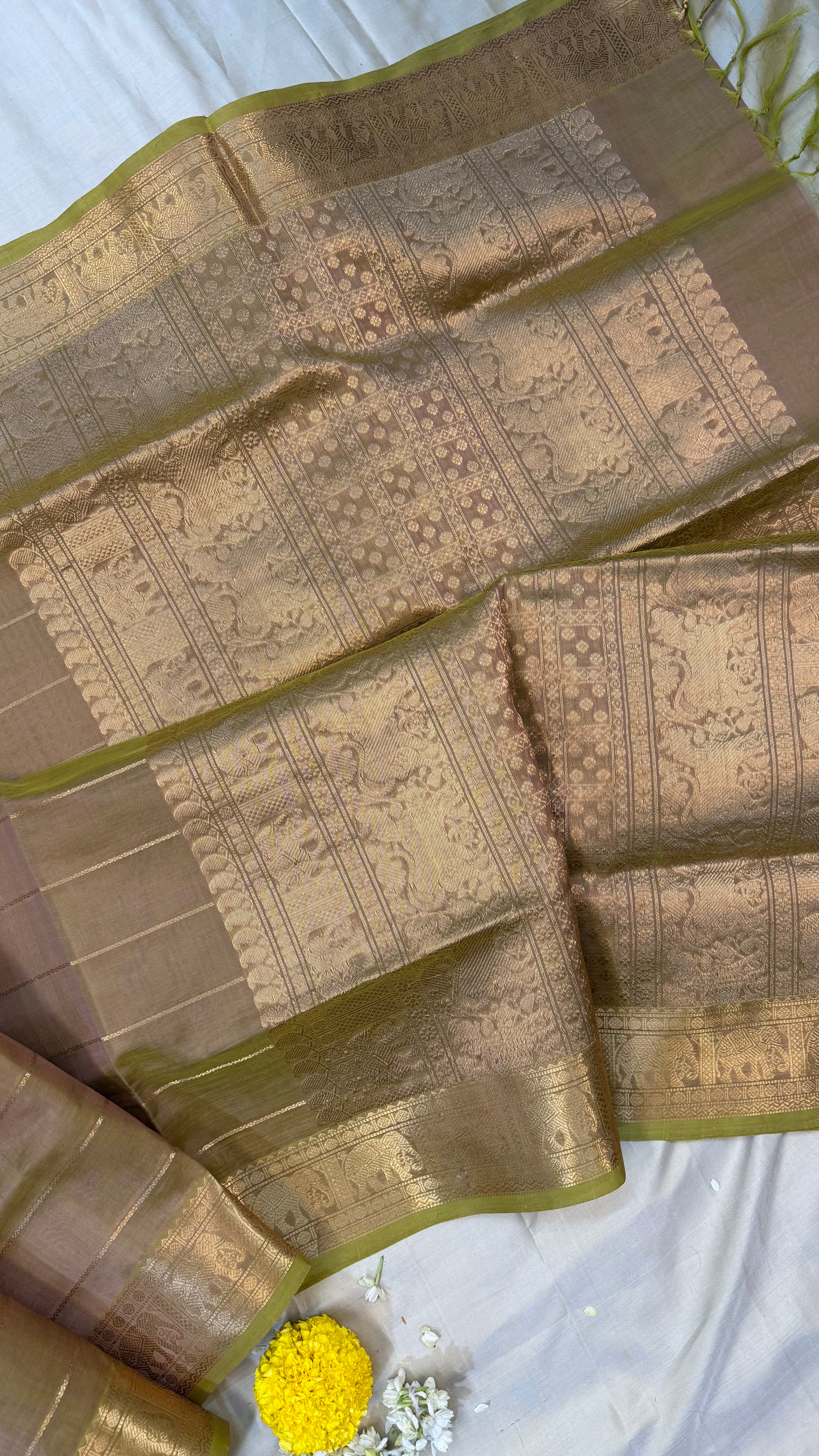 Beige shot green veldhari - Silk cotton