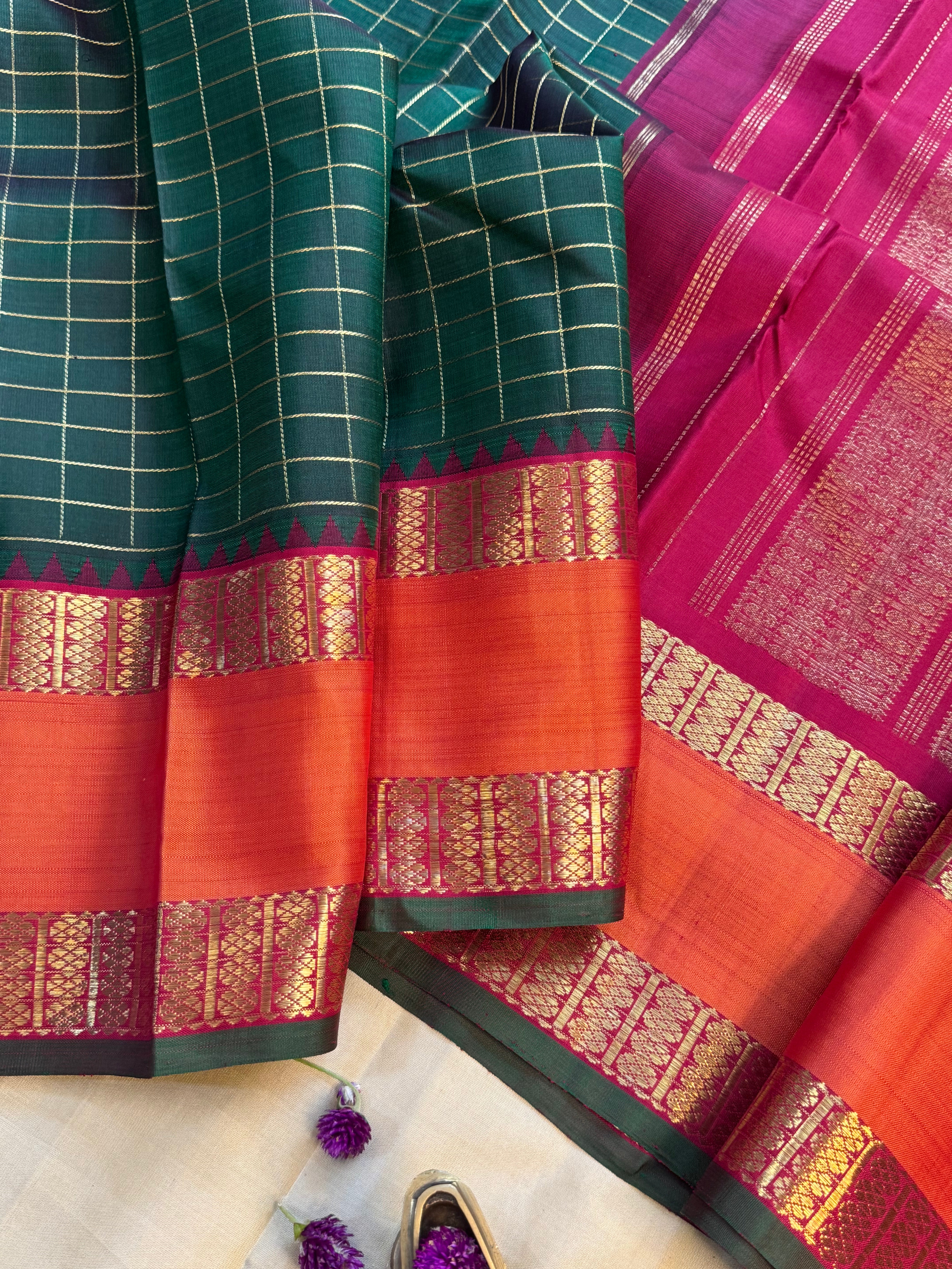 Dual tone green vintage Zari Kattam Korvai / kanjipuram silk saree