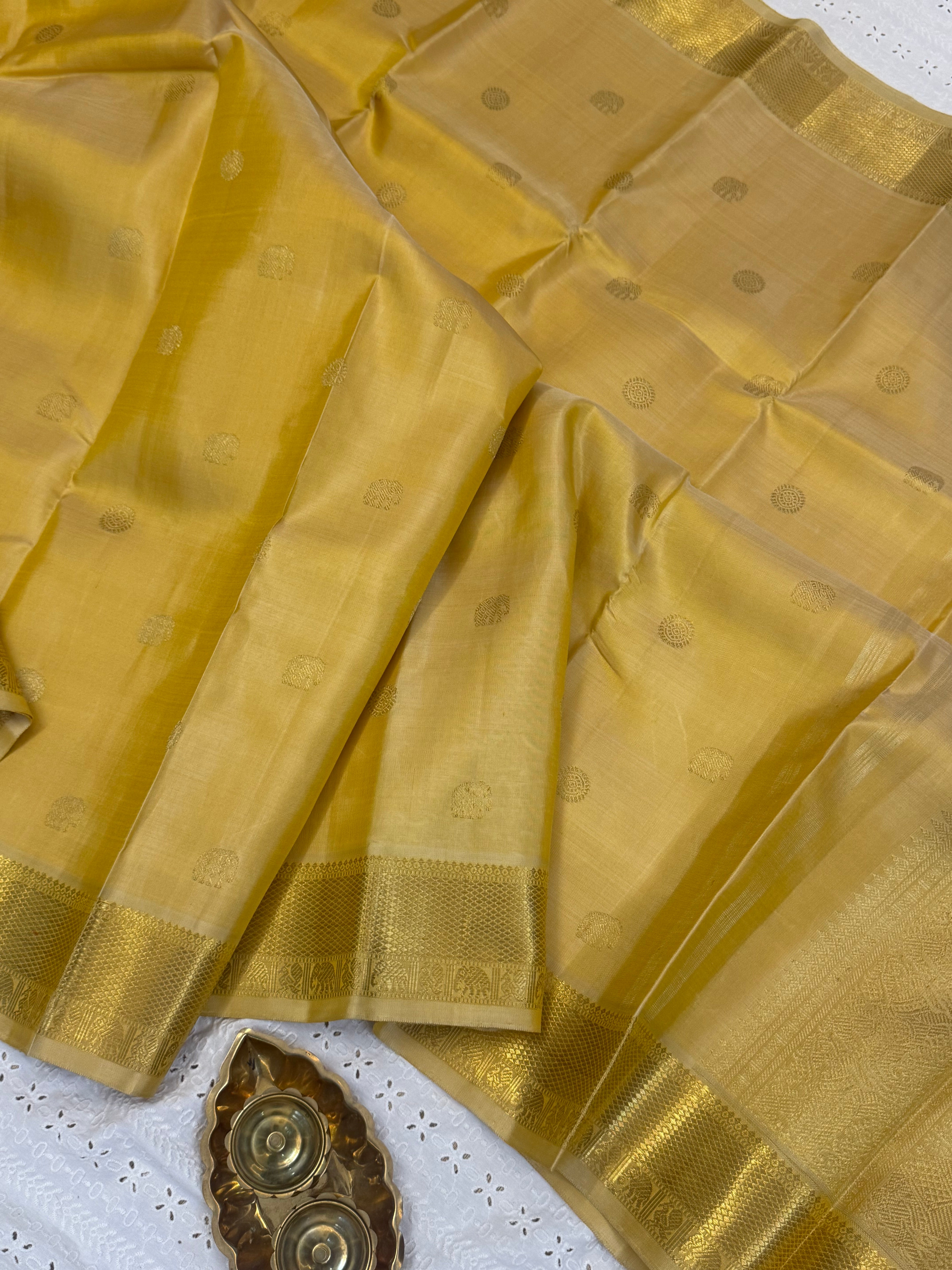 Golden yellow elephant and chakram Butta body / kanjipuram silk saree CLSA1276