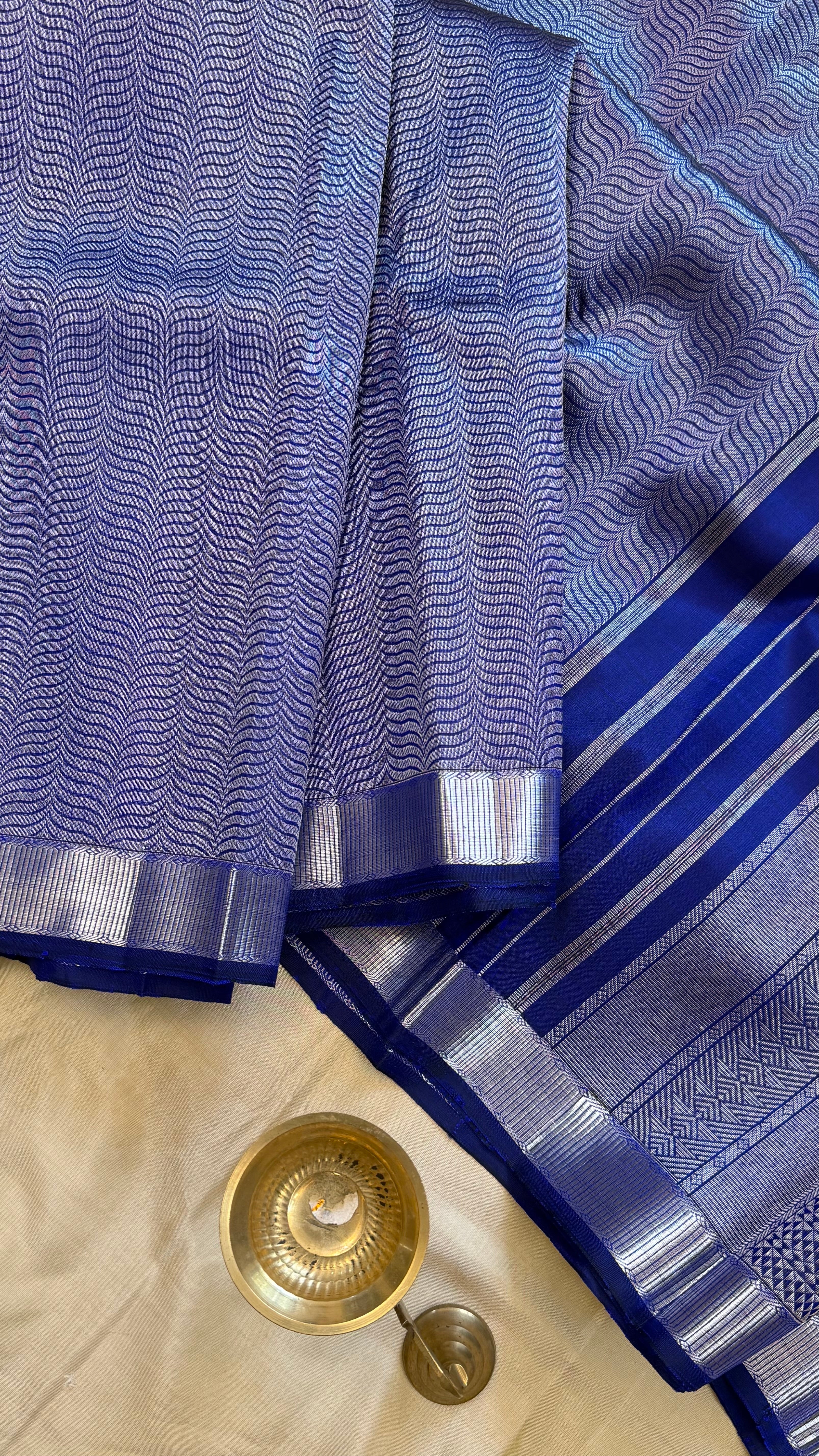 Blue silver vanki pattern / Kanjipuram Silk