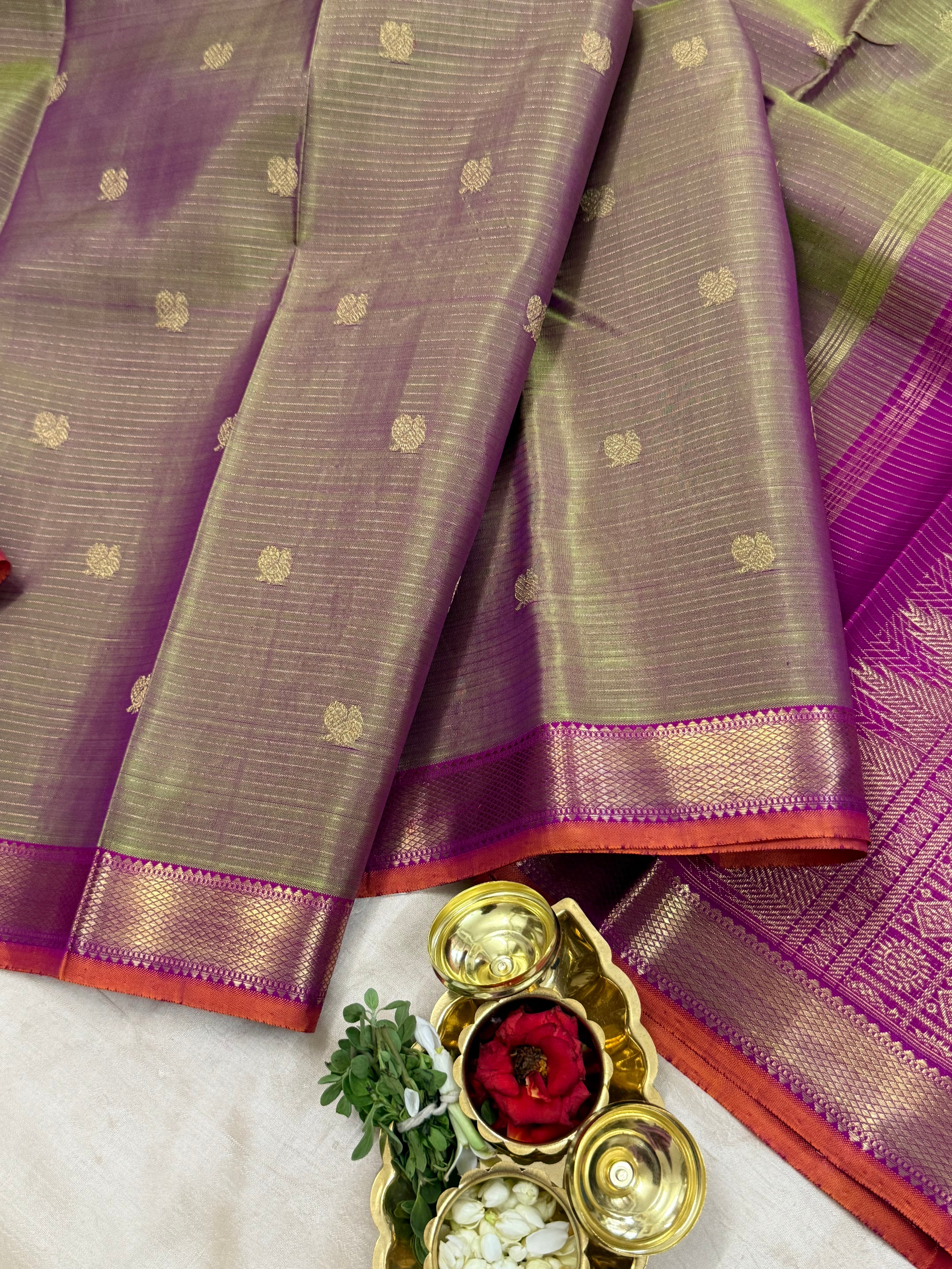 Maanthulir shot pink vairaoosi and annam butta / Kanjipuram silk
