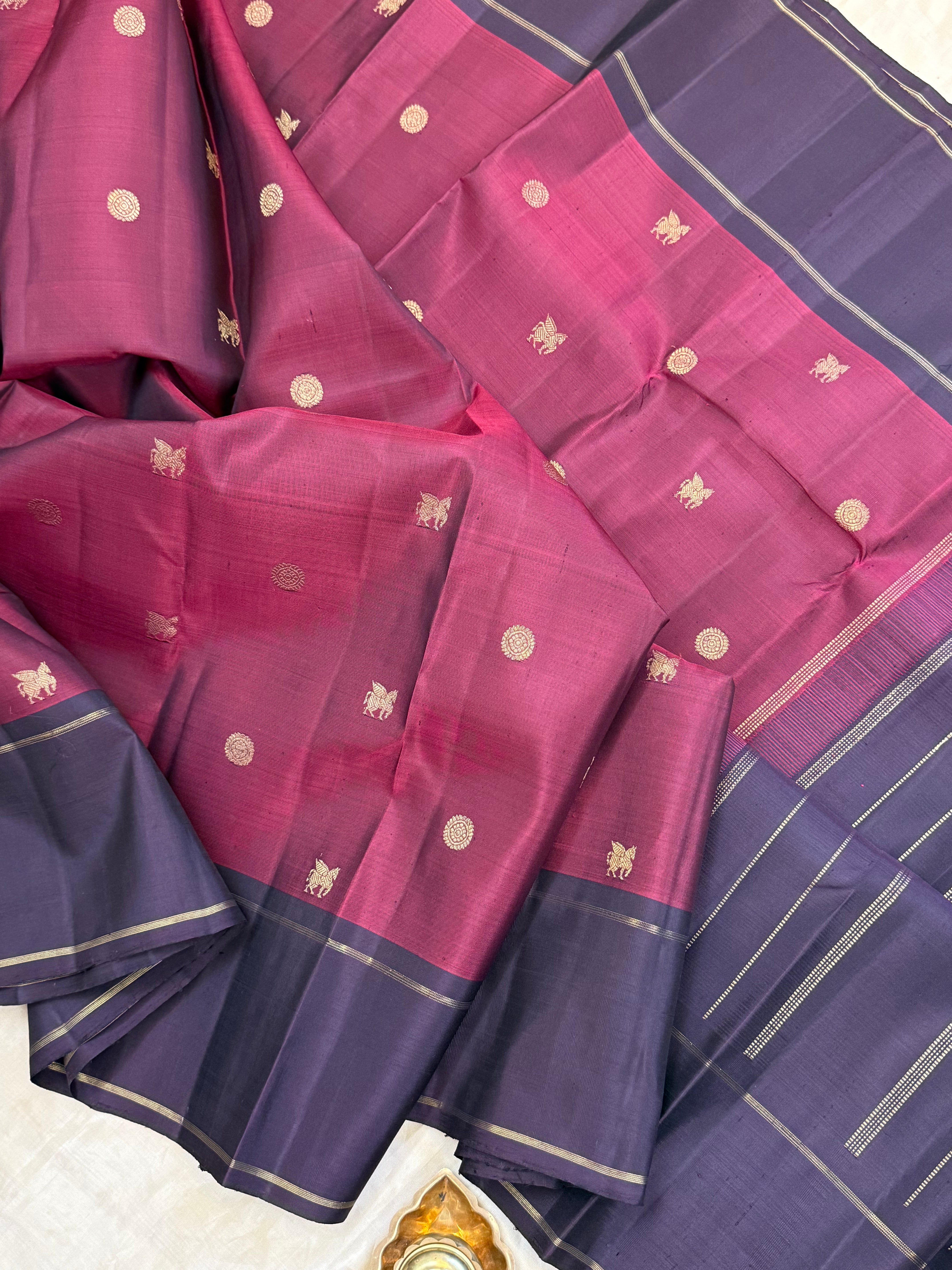 Unusual Deep Araku and brown flying horse and chakram butta / KANJIPURAM SILK SAREE CLSA 10084