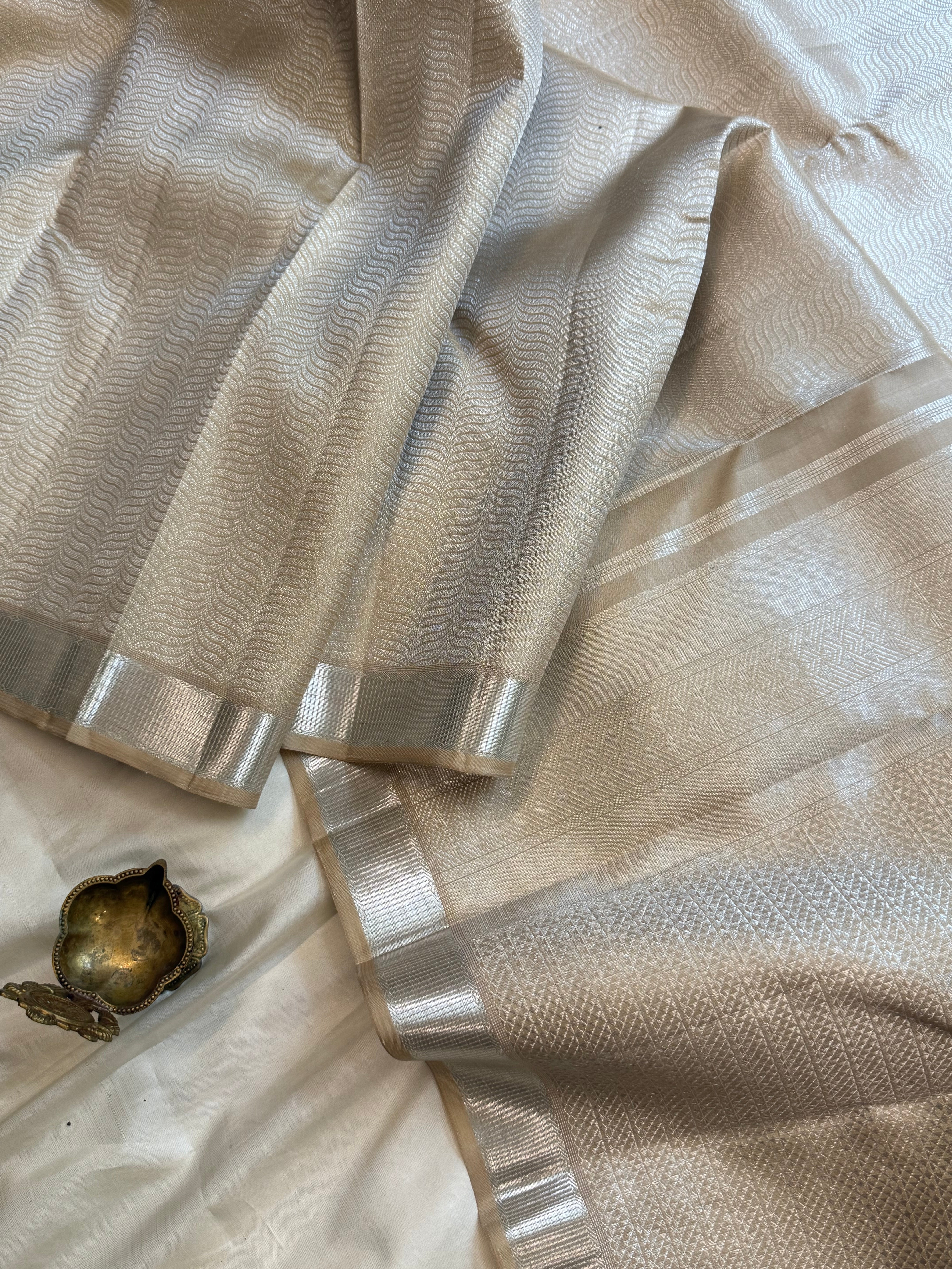 Silver Zari vangi body / kanjipuram silk