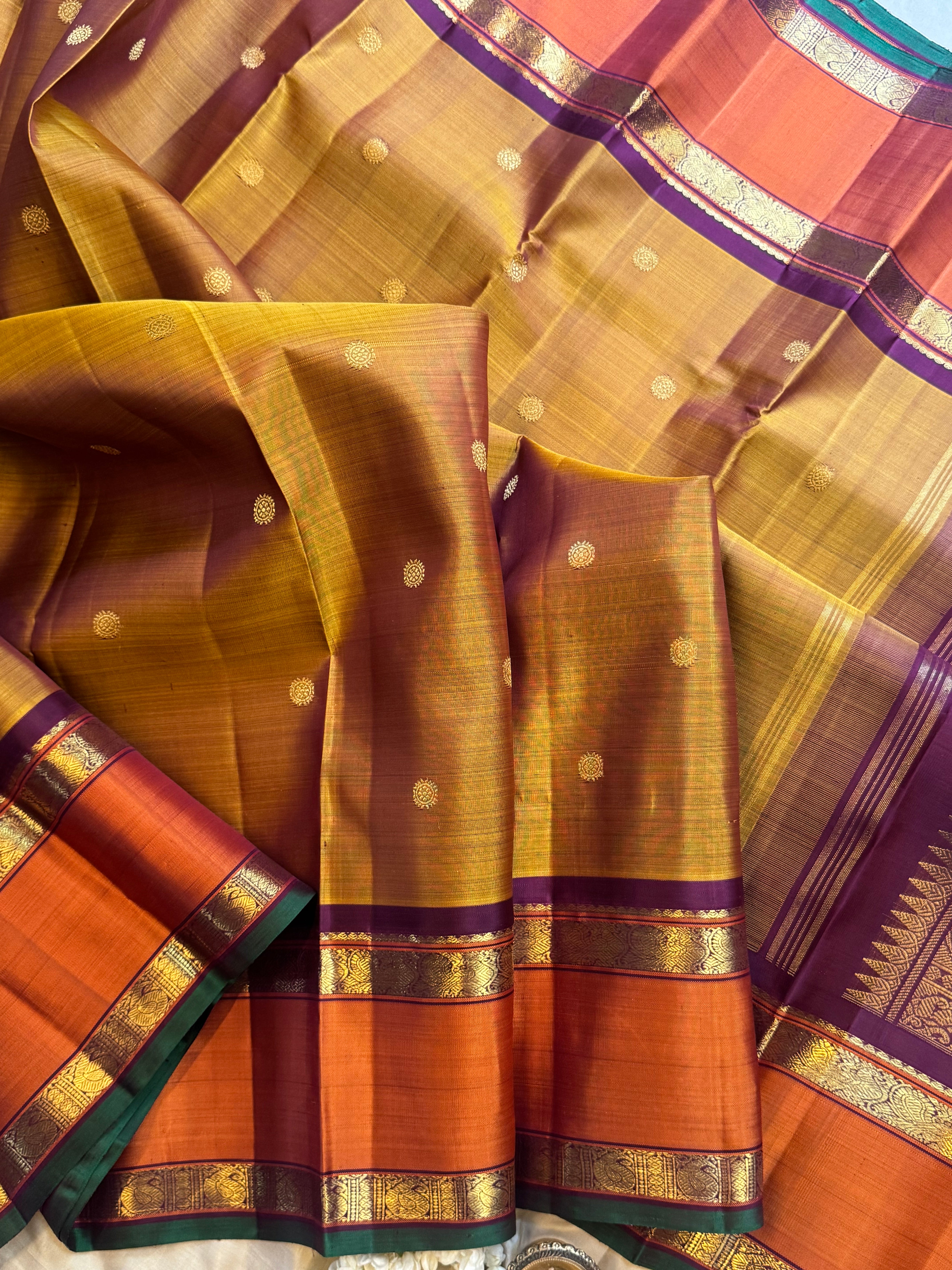 Poonvandu rettapet border/ Kanjipuram silk