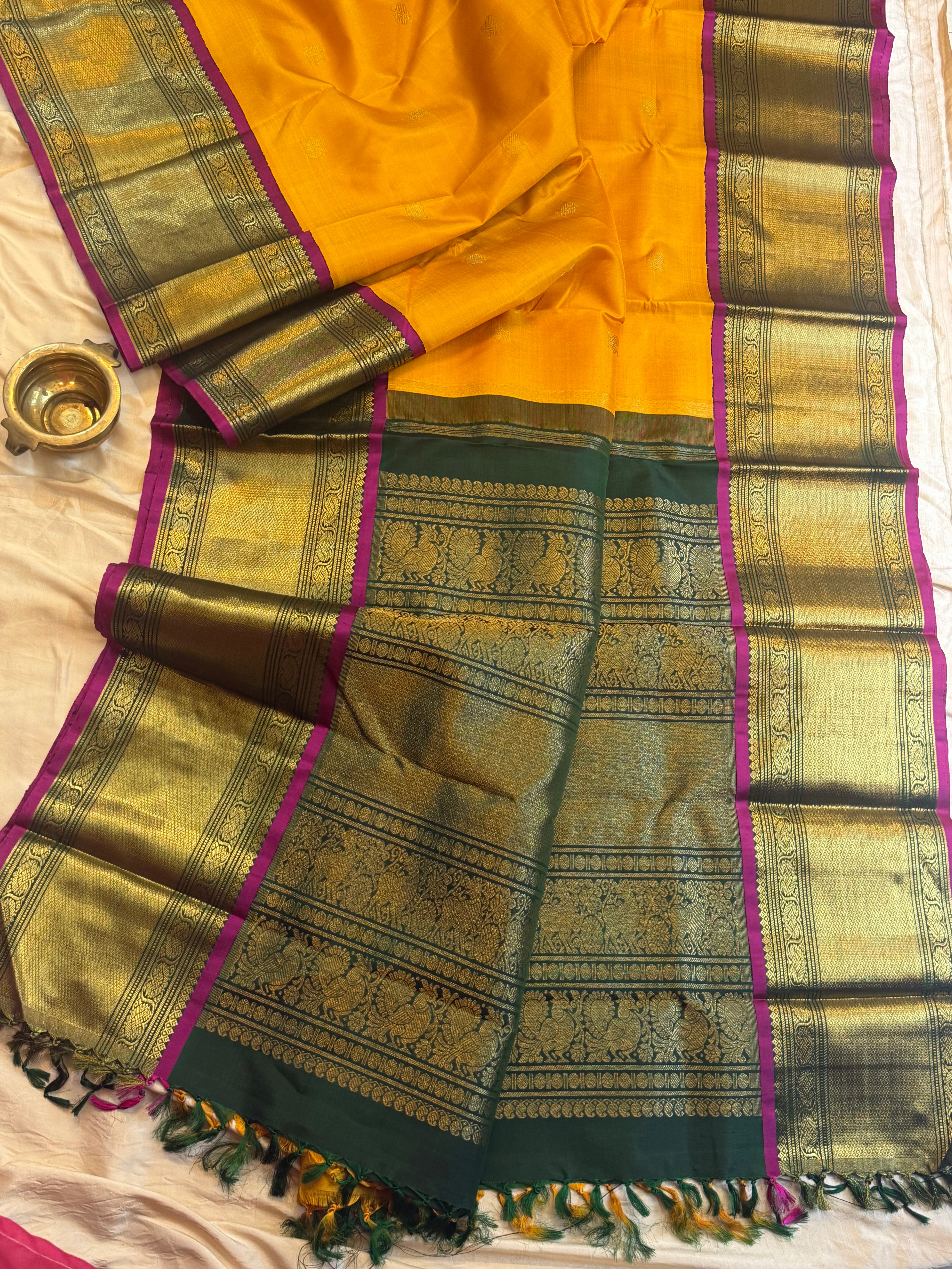 Exclusive yellow Kai korvai/ kanjipuram silk