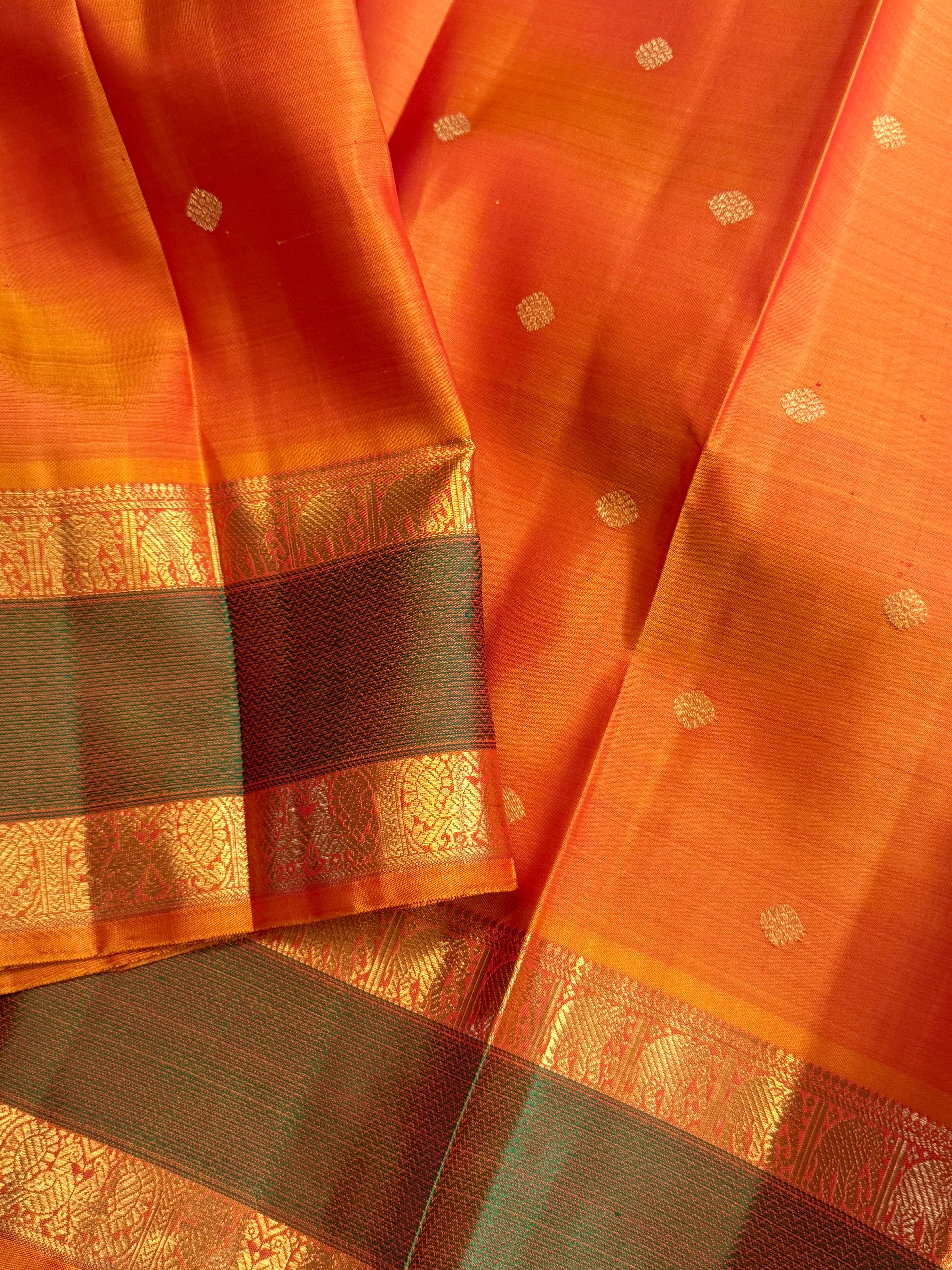 Orange rettapet border/ Kanjipuram silk