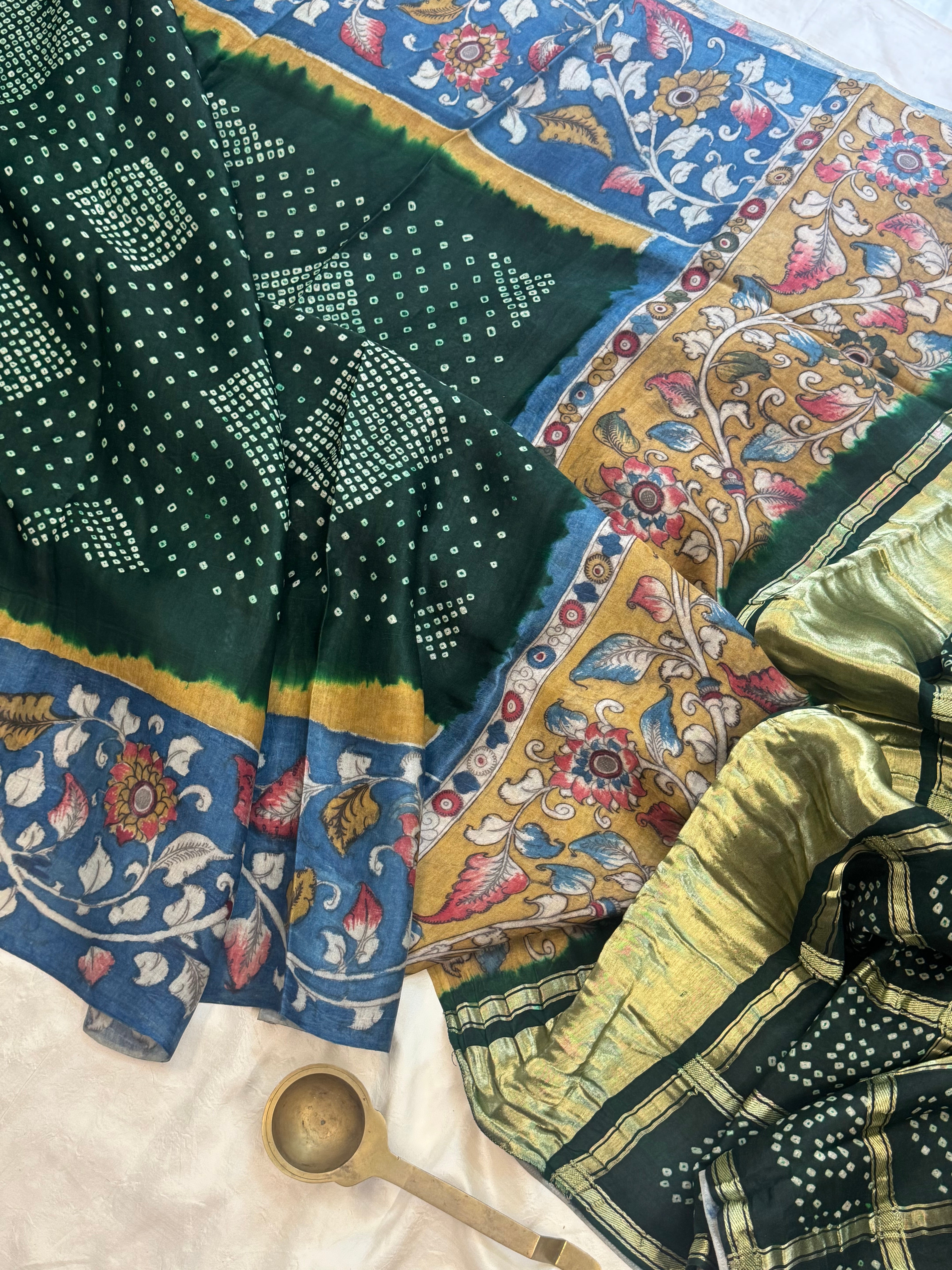 Gajji silk border Kalamkari / Bandhini saree