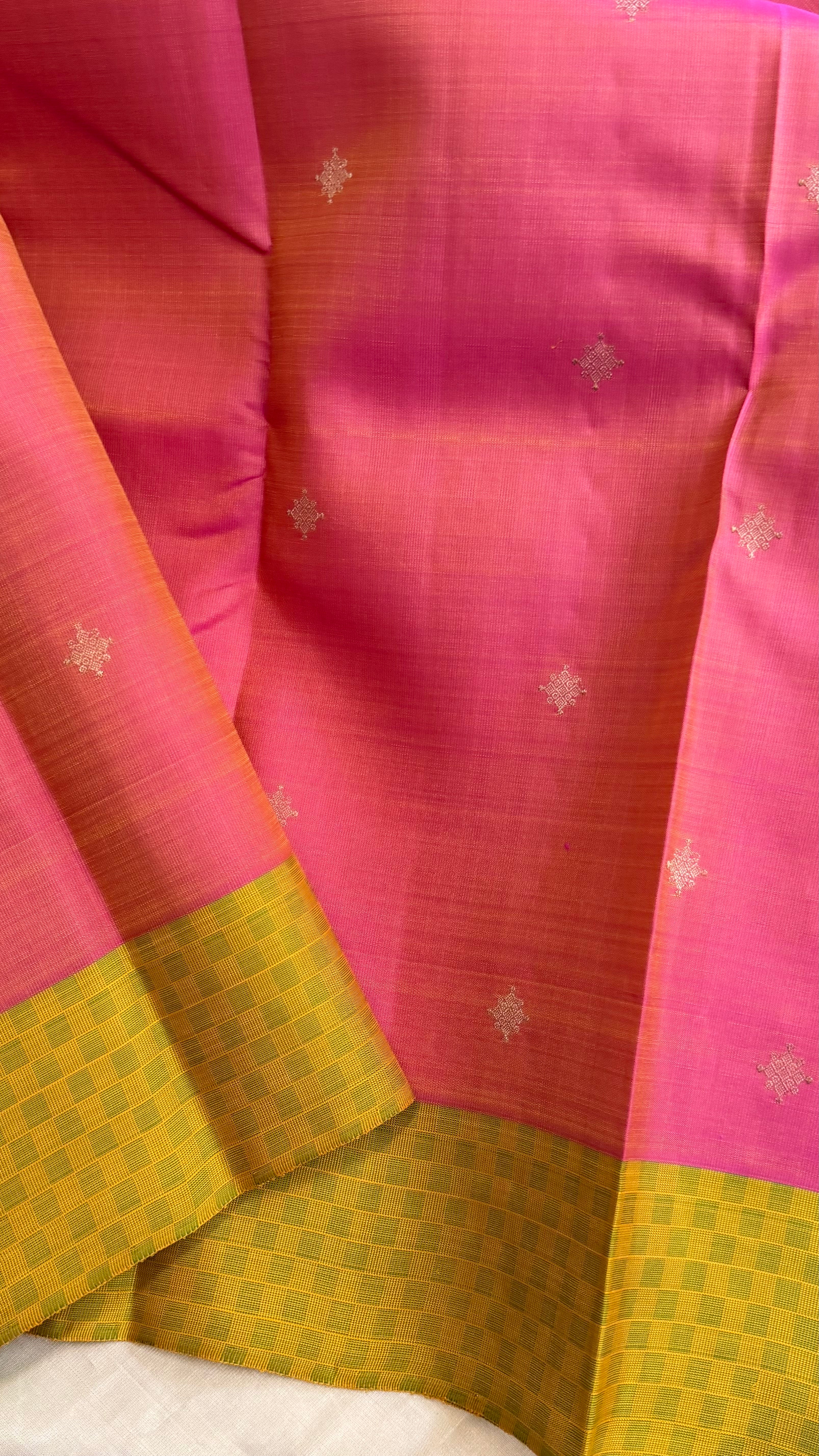 Peach with Paimadi border / Kanjipuram silk