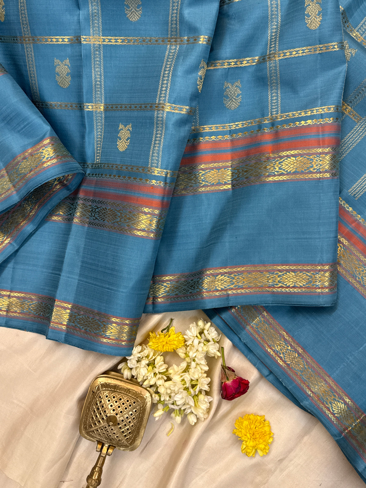 Master weaver- pastel powder blue kattam Iruthalaipakshi butta adai woven/ Kanjipuram silk