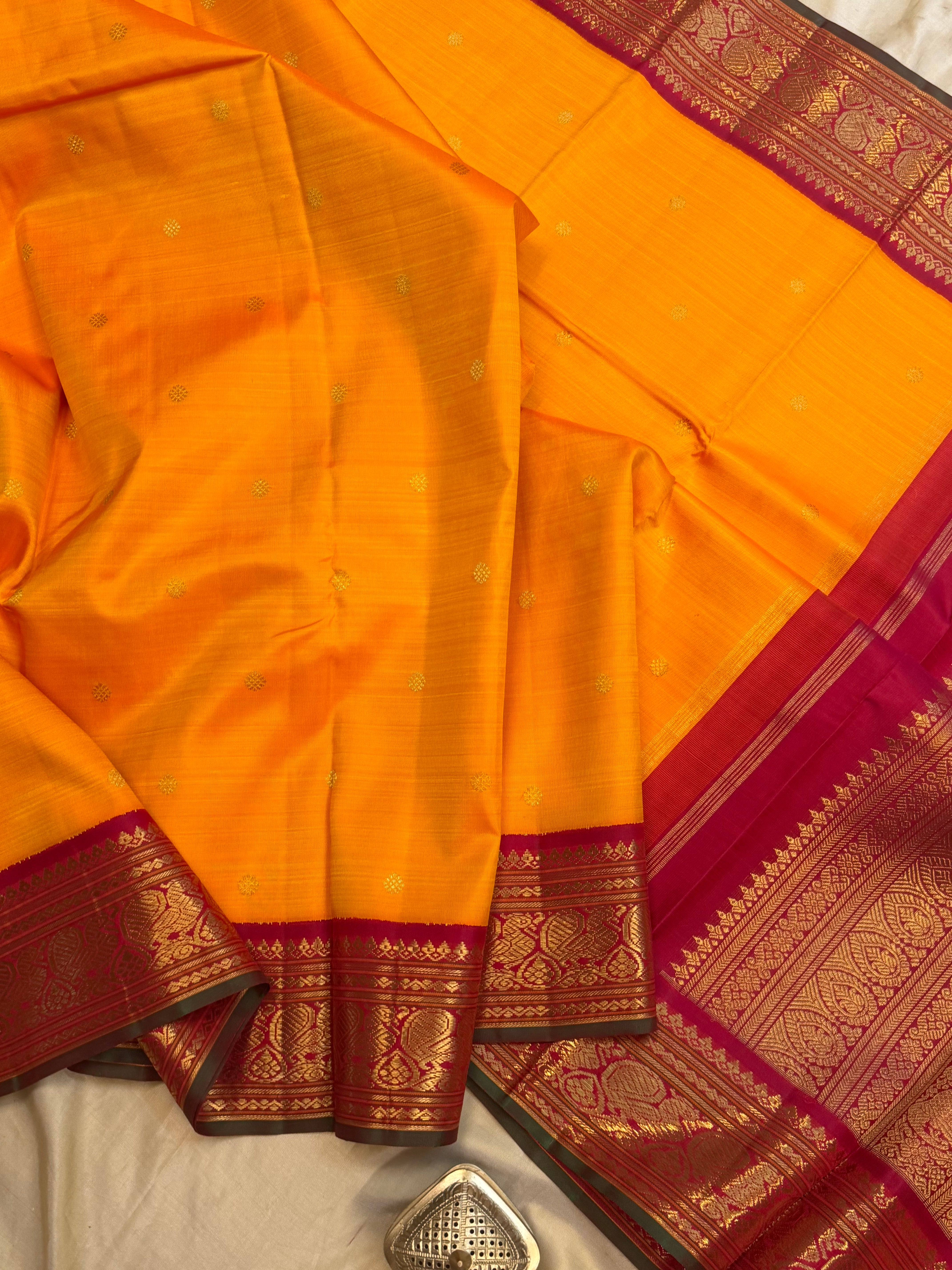 Mambazha Manjal korvai / kanjipuram silk