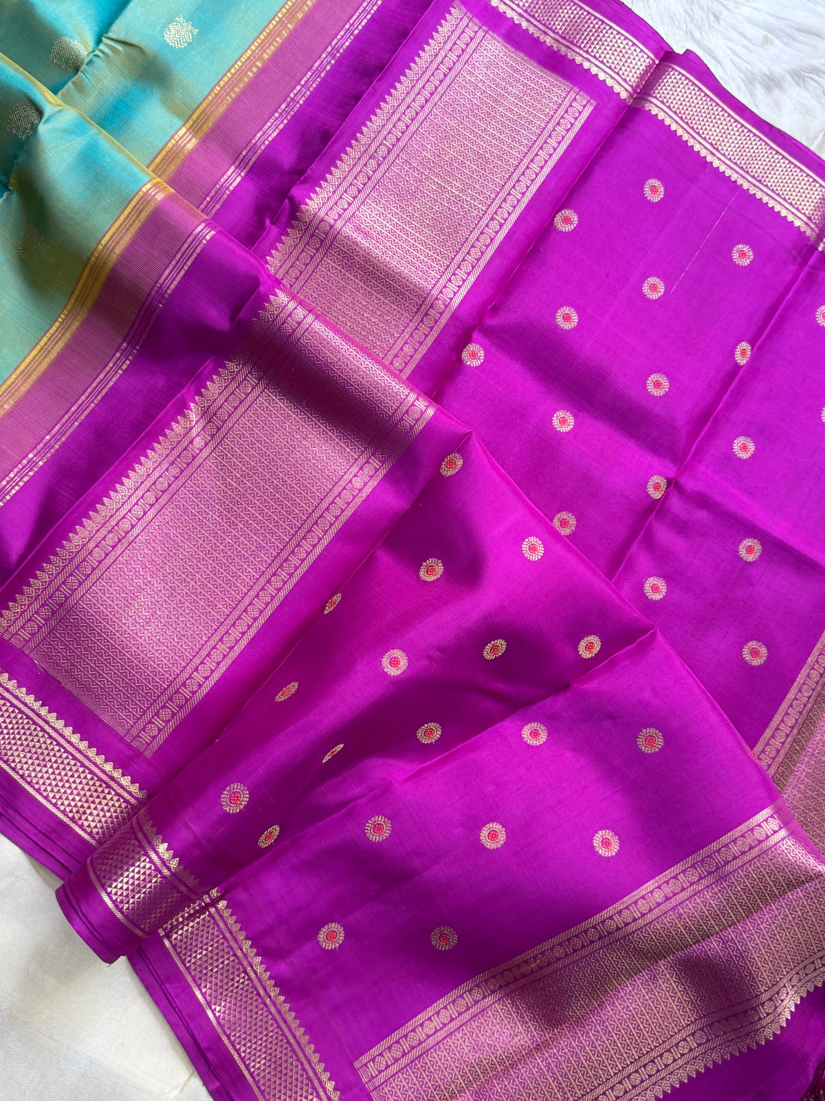 Double tone green small border Kai Korvai Kanjipuram silk
