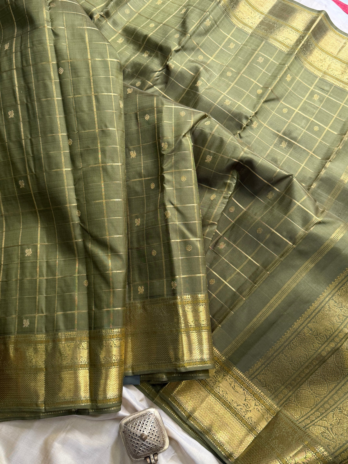 Chutney green Kattam Butta Korvai pure Kanjipuram silk