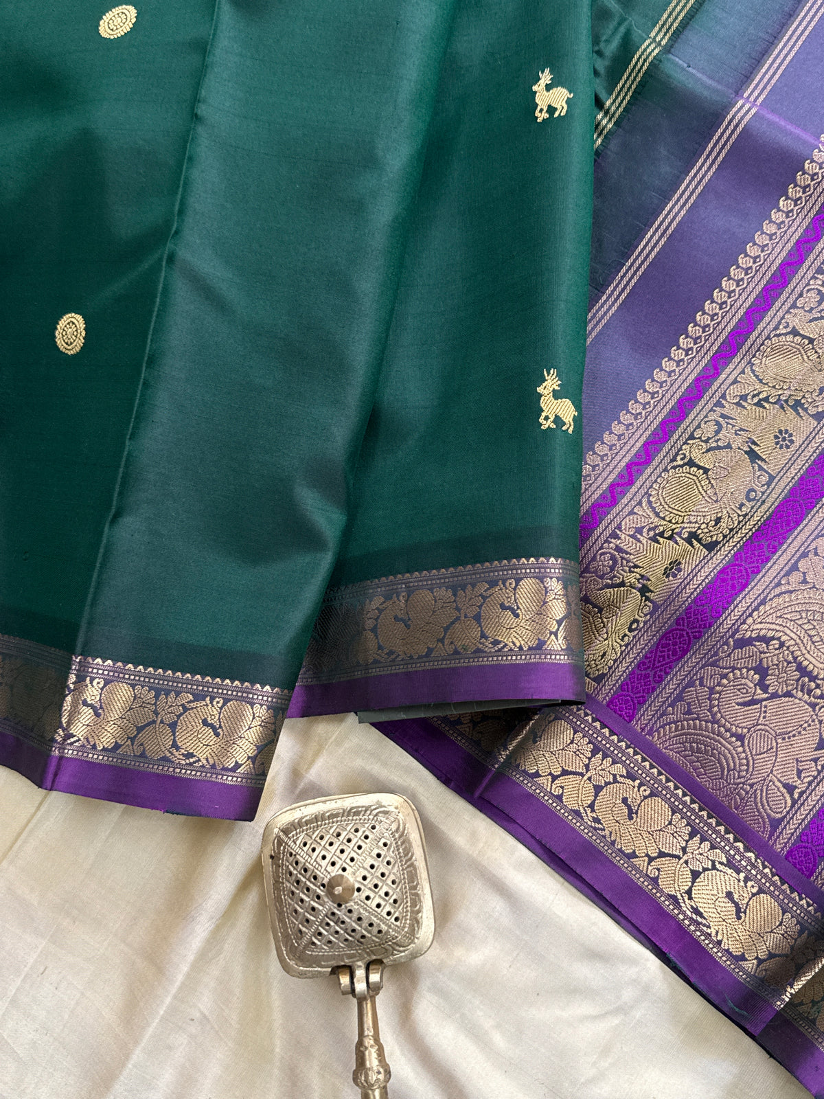 Green unique pallu / Special Edition Silk CLSA10193