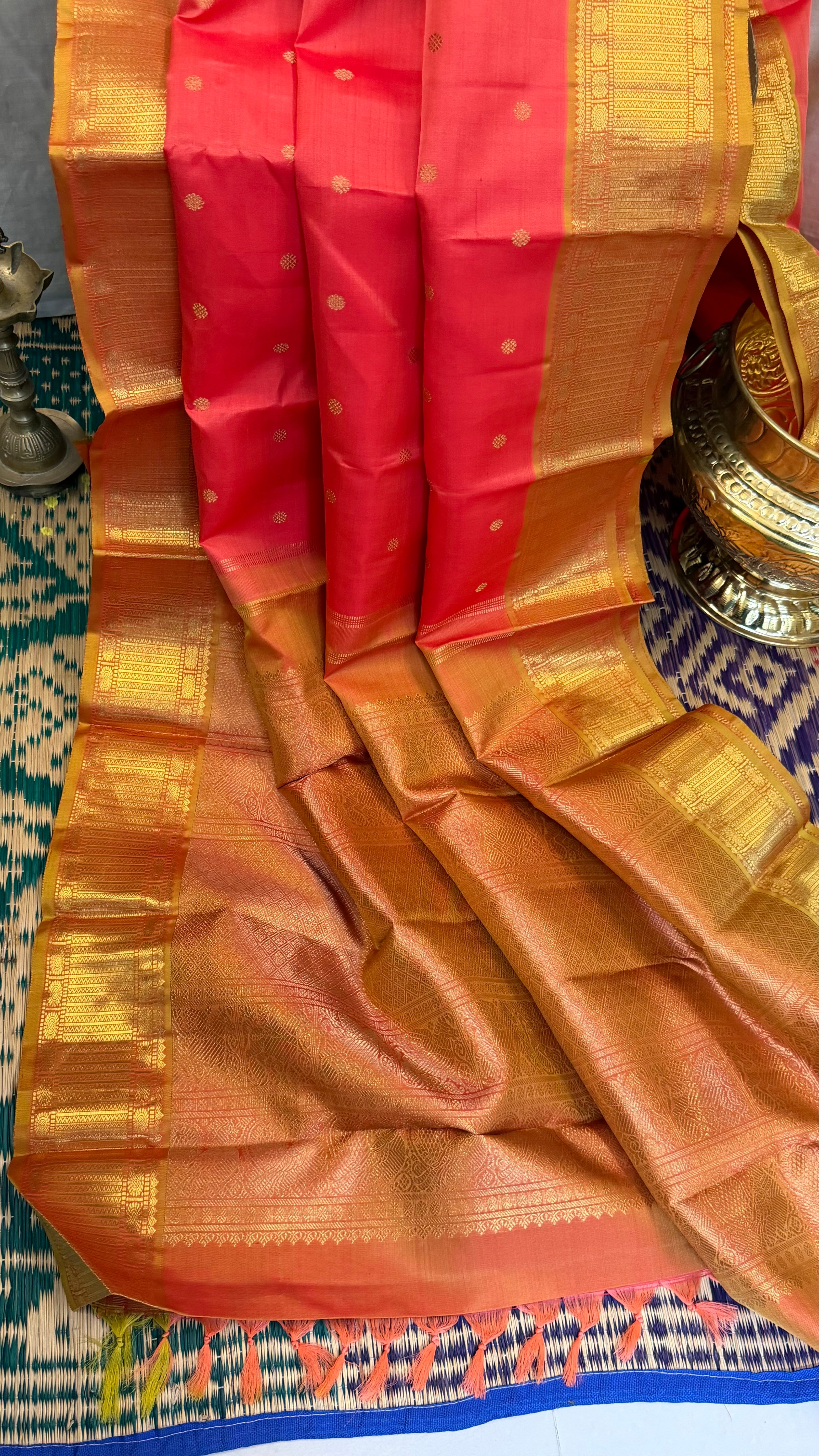 Swapnam : light kanagambaram bentex/ Kanjipuram silk