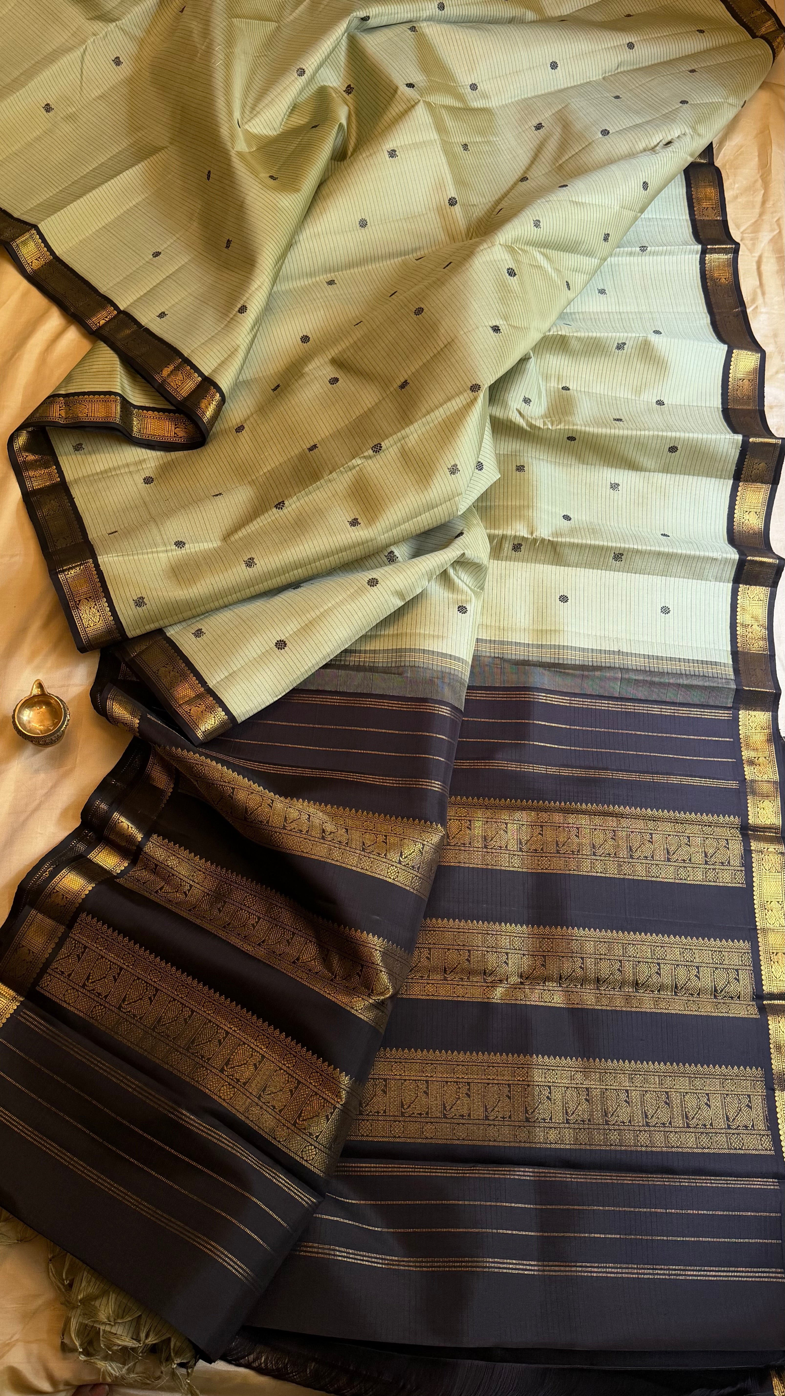 Moha : Elakai green thread Oosi Korvai /Kanjipuram silk