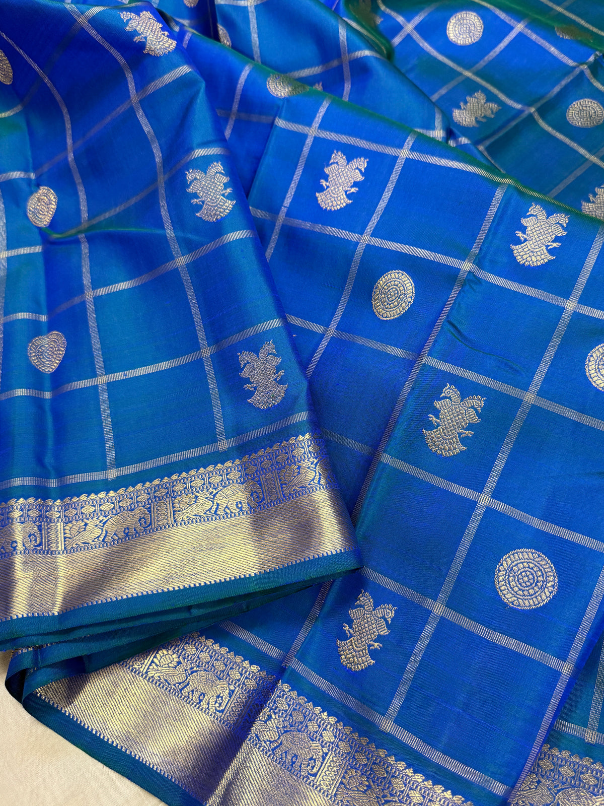 Peacock body with pure Zari irutalaipakshi and chakram Kattam butta /kanjipuram silk saree clsa 10587