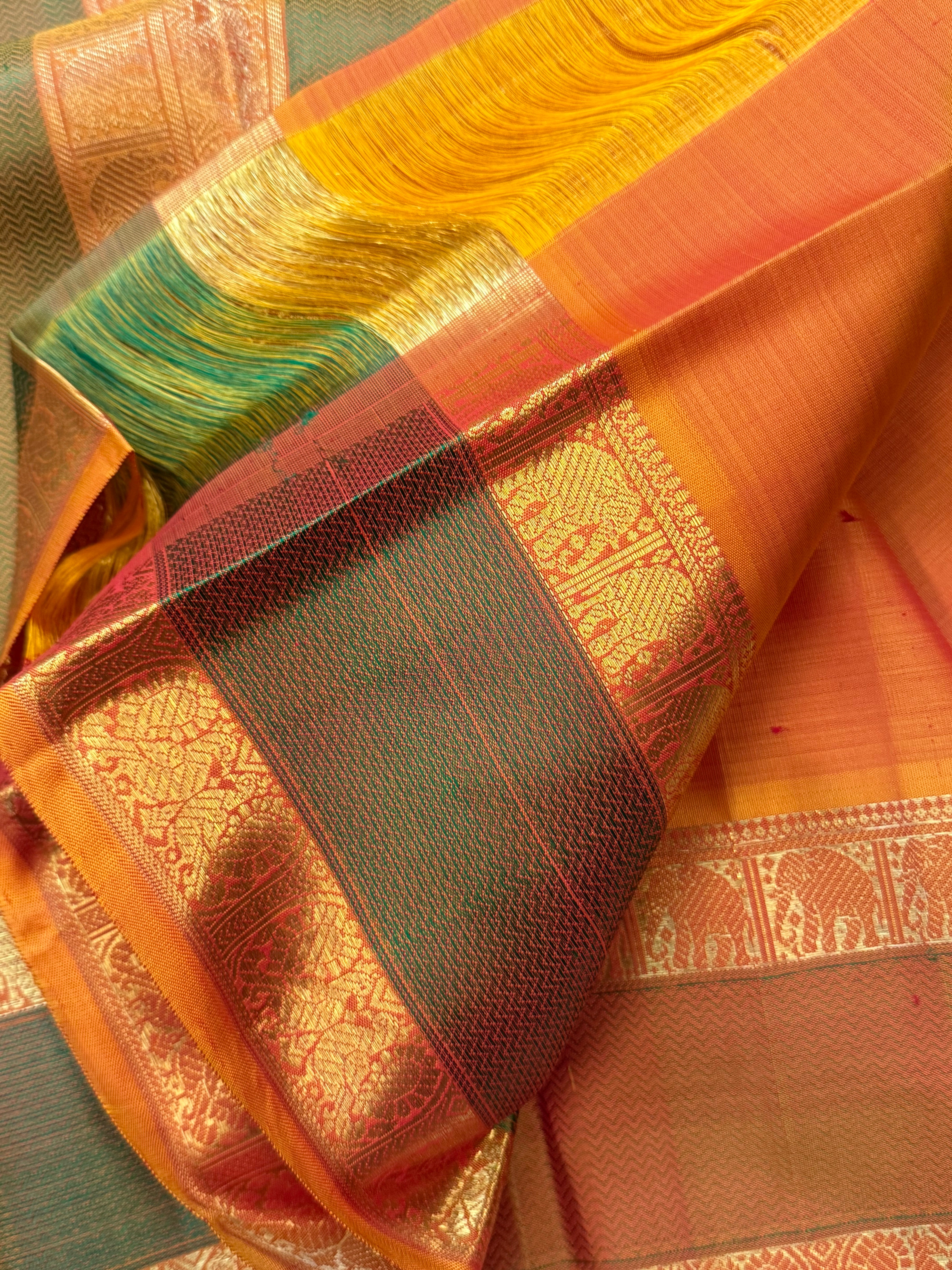 Orange rettapet border/ Kanjipuram silk