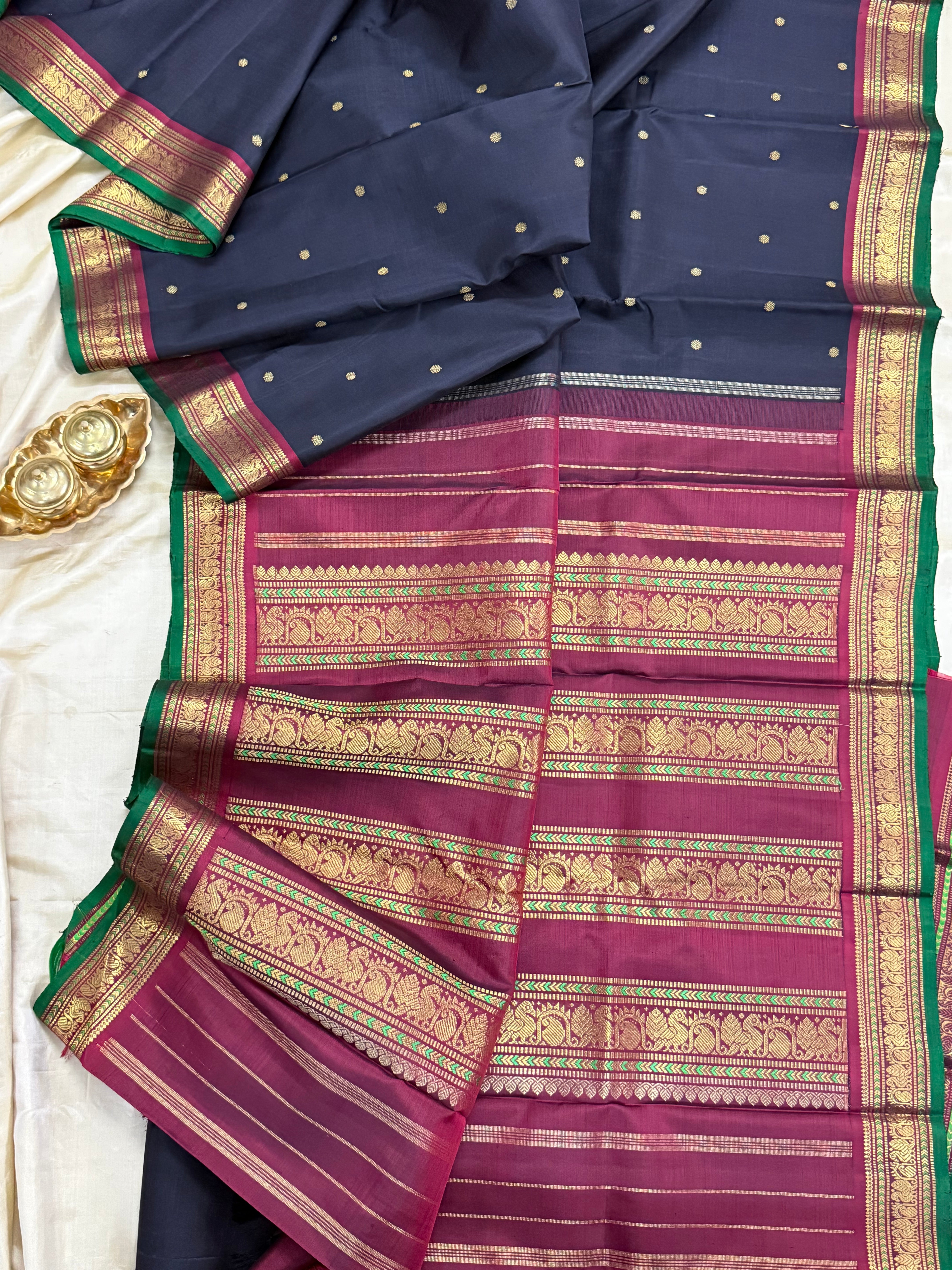 Black meenakari border / Kanjipuram silk CL9277