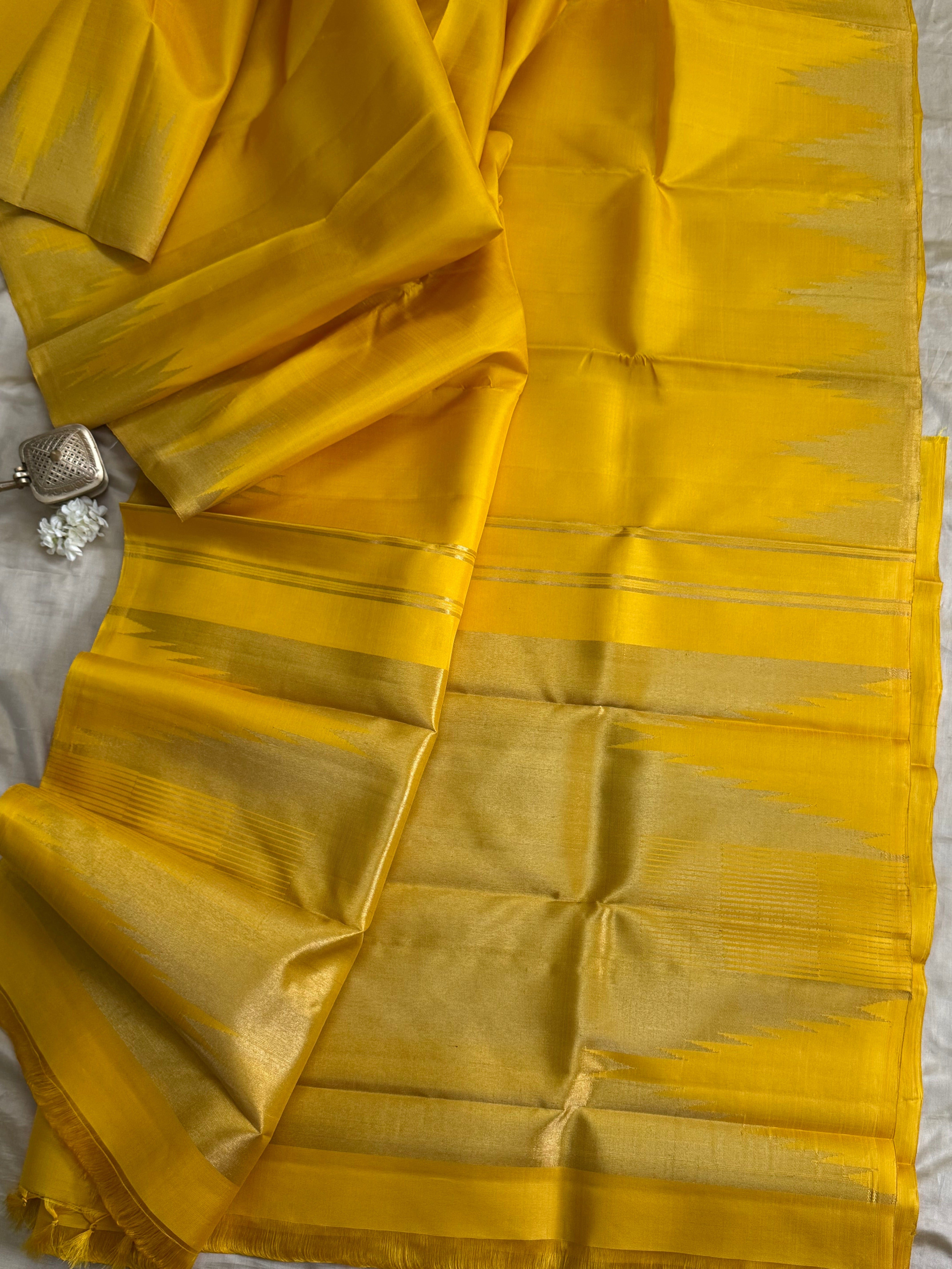 Golden yellow 8 kol temple border / Kanjipuram silk CLSA6306