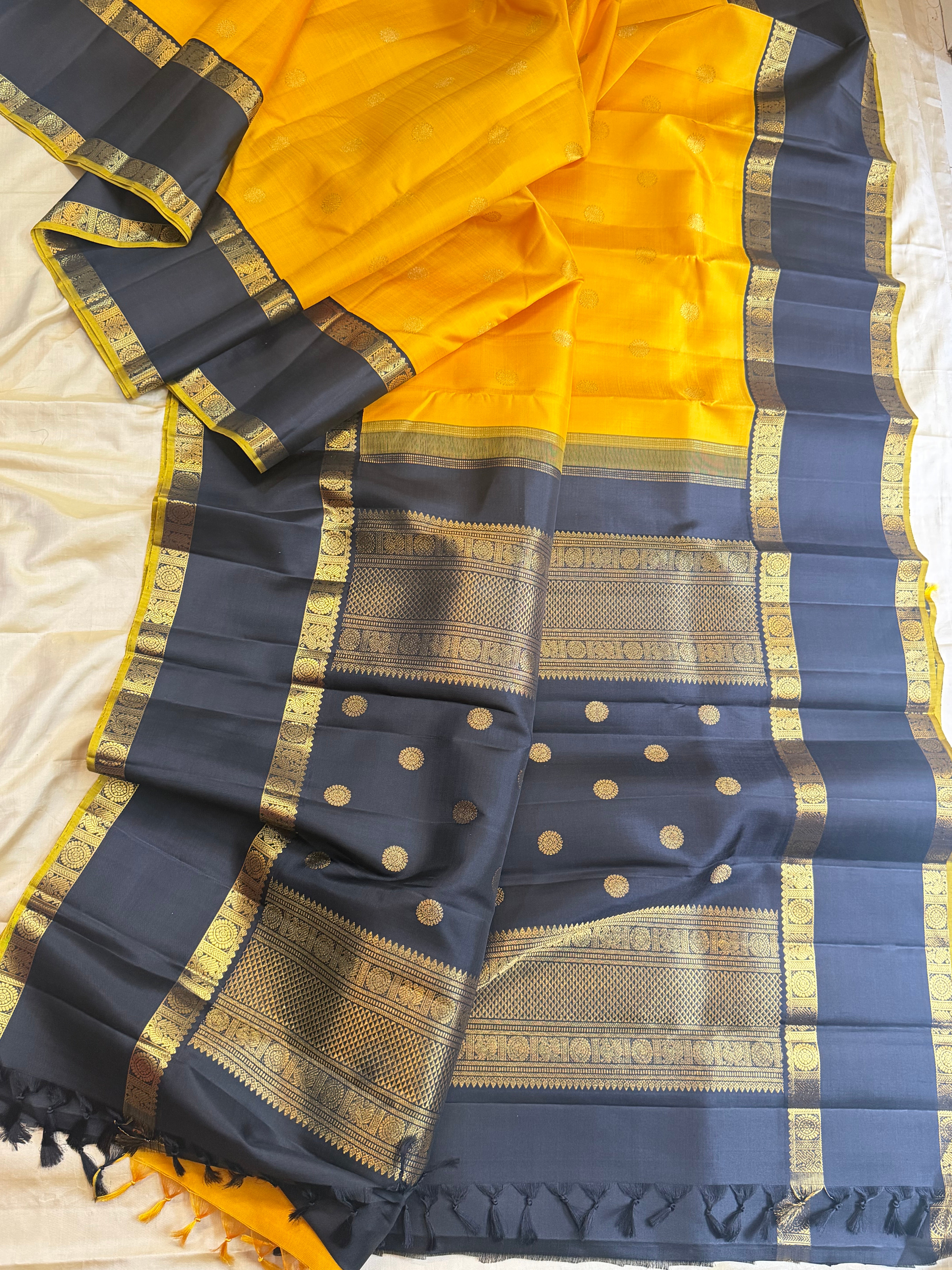 Maha : yellow with black collection of Korvai Kanjipuram