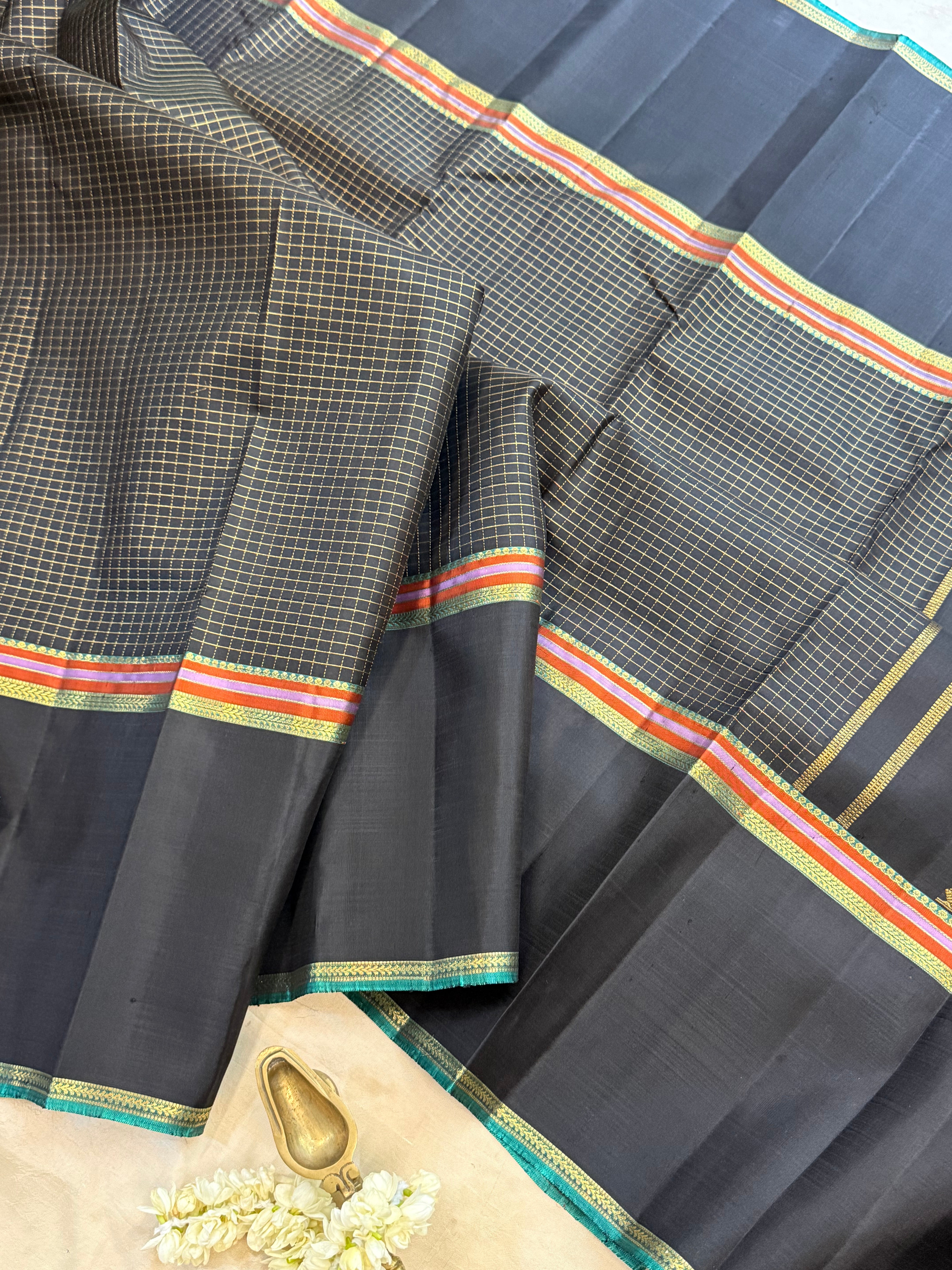 Vintage long border Zari Kattam / Kanjipuram silk