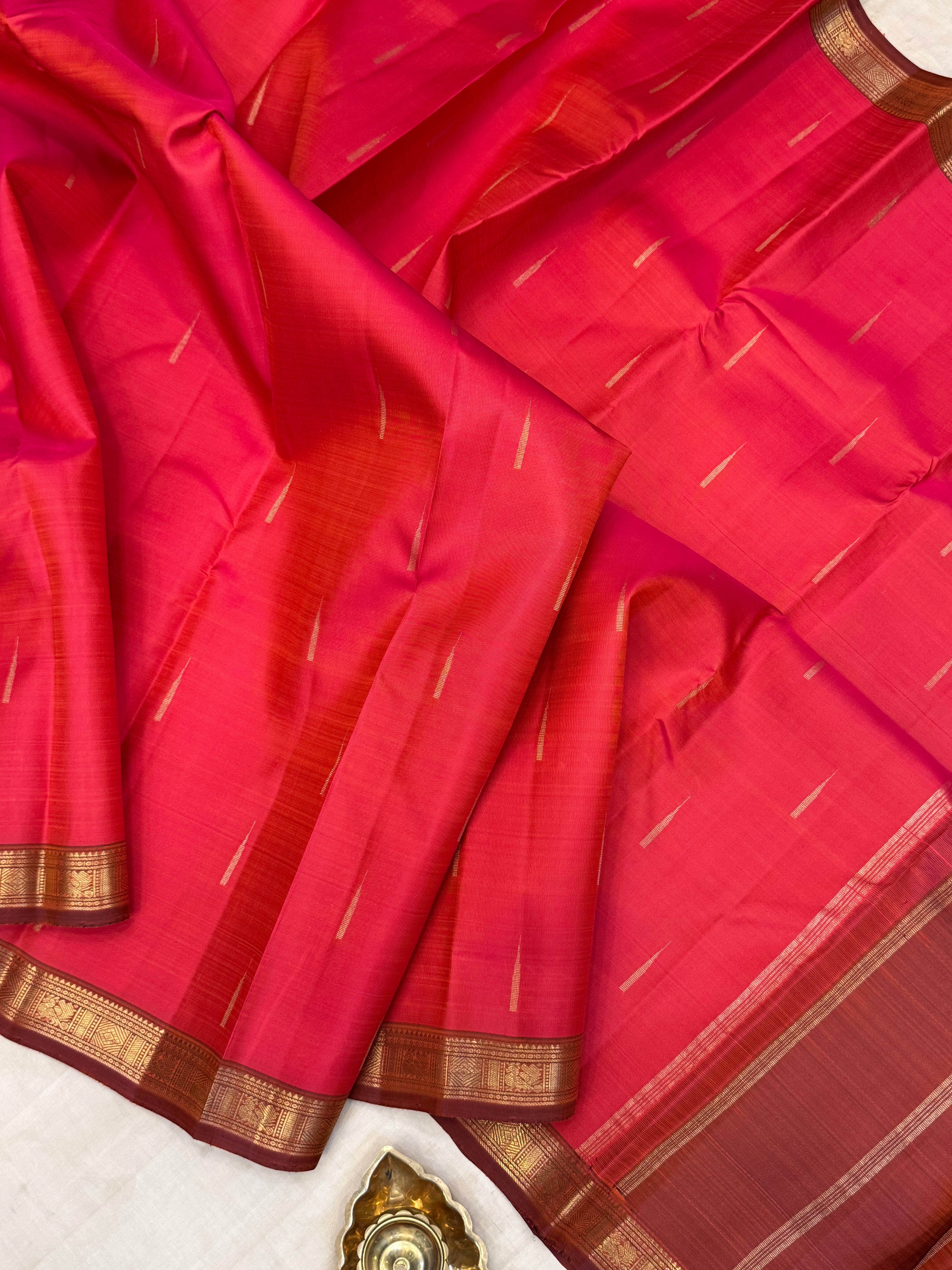 Kalyani : kanagambaram small pet / kanjipuram silk