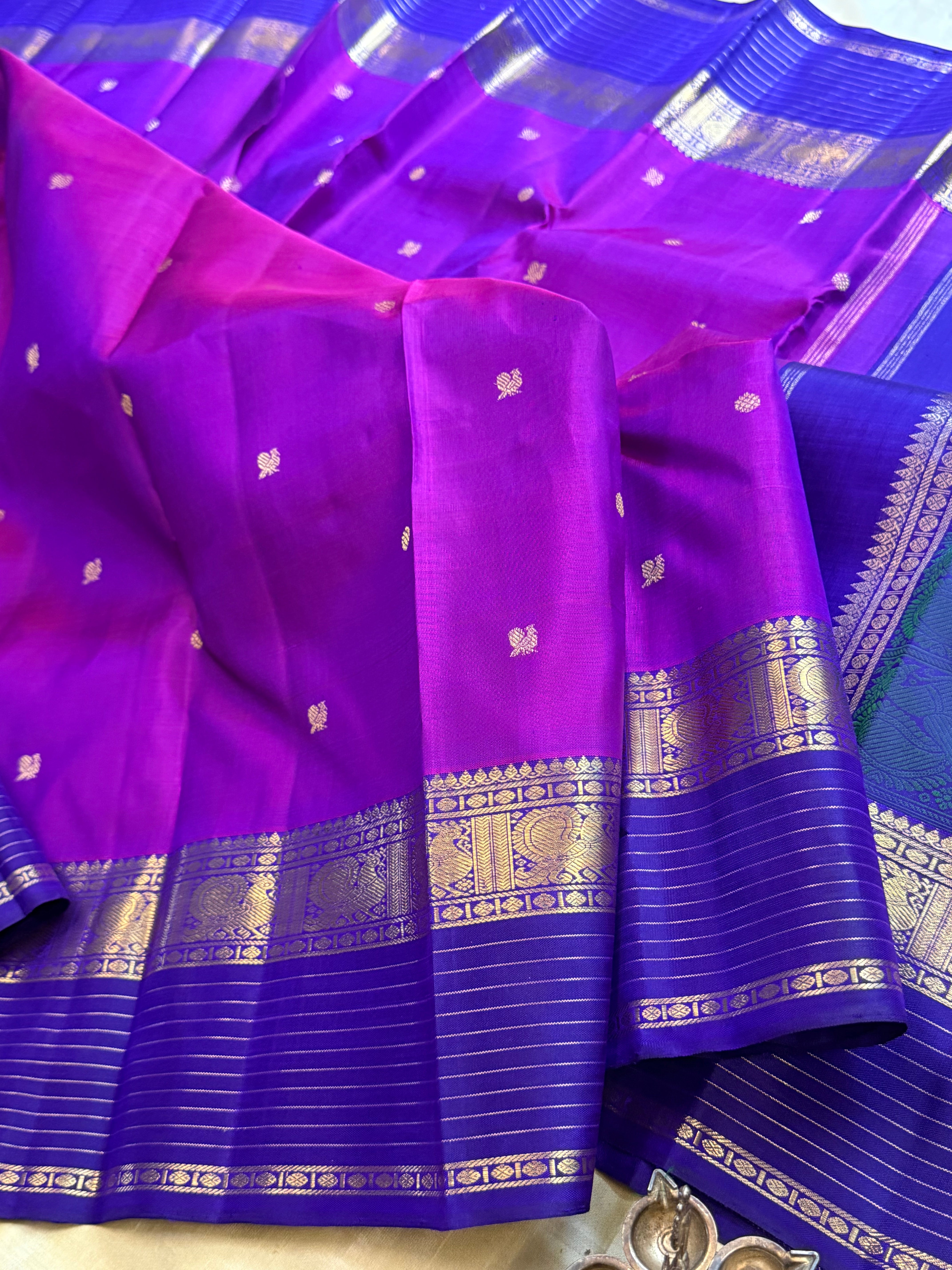 Vadamalli and purple kaal erangina border/ Kanjipuram silk