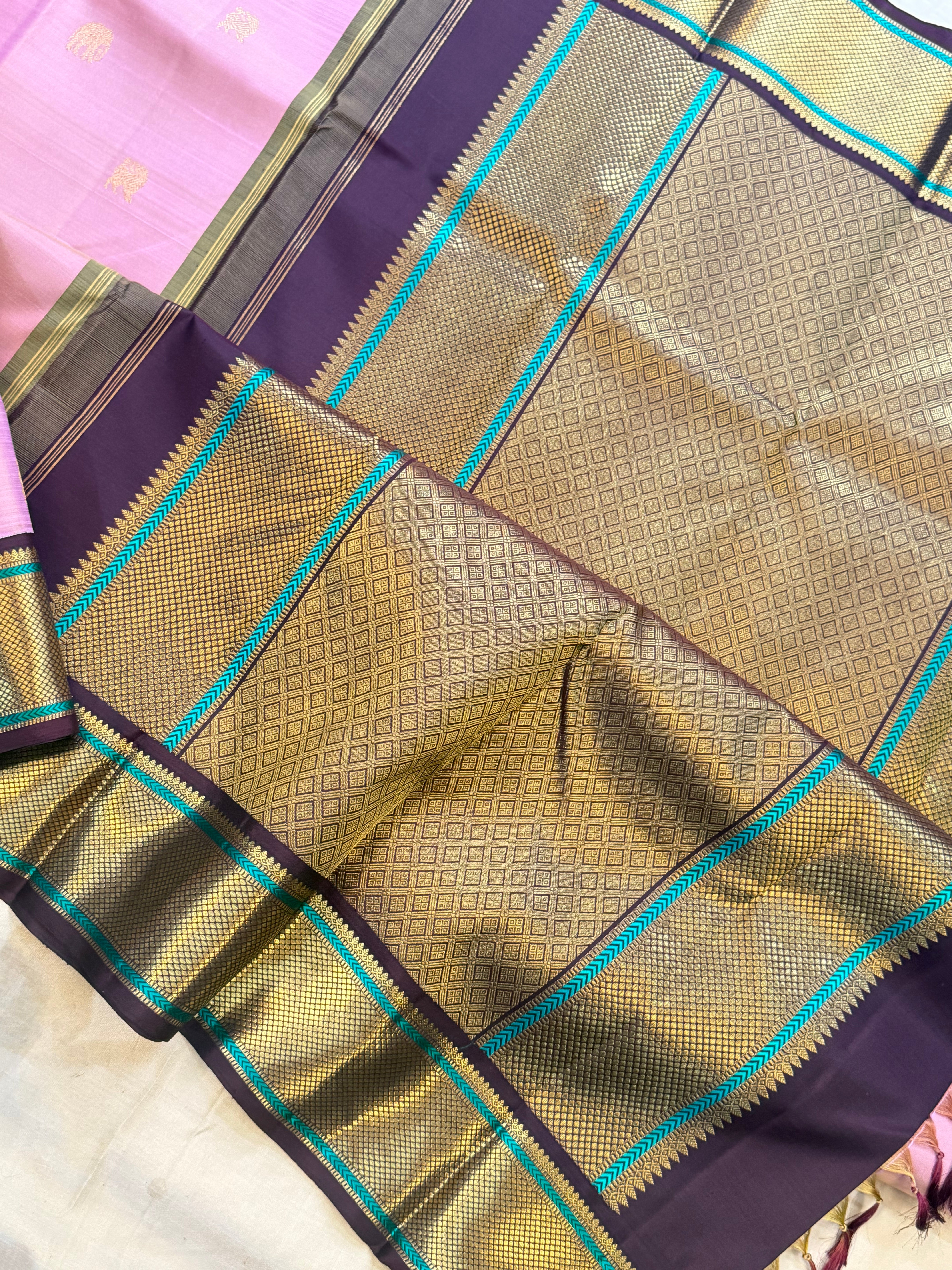 Unusual double tone color Korvai pure Zari Kanjipuram silk