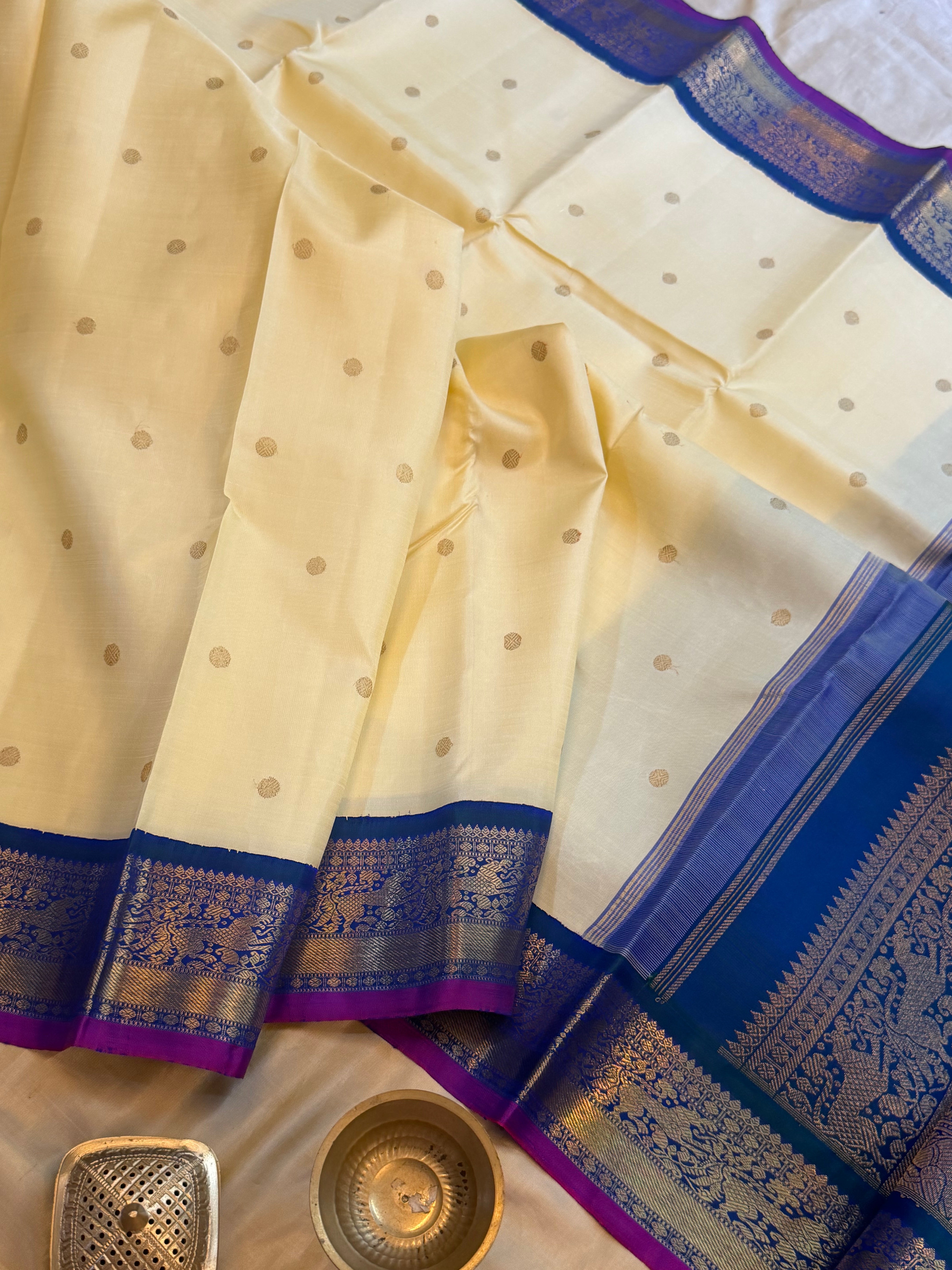 Cream Korvai / Kanjipuram silk
