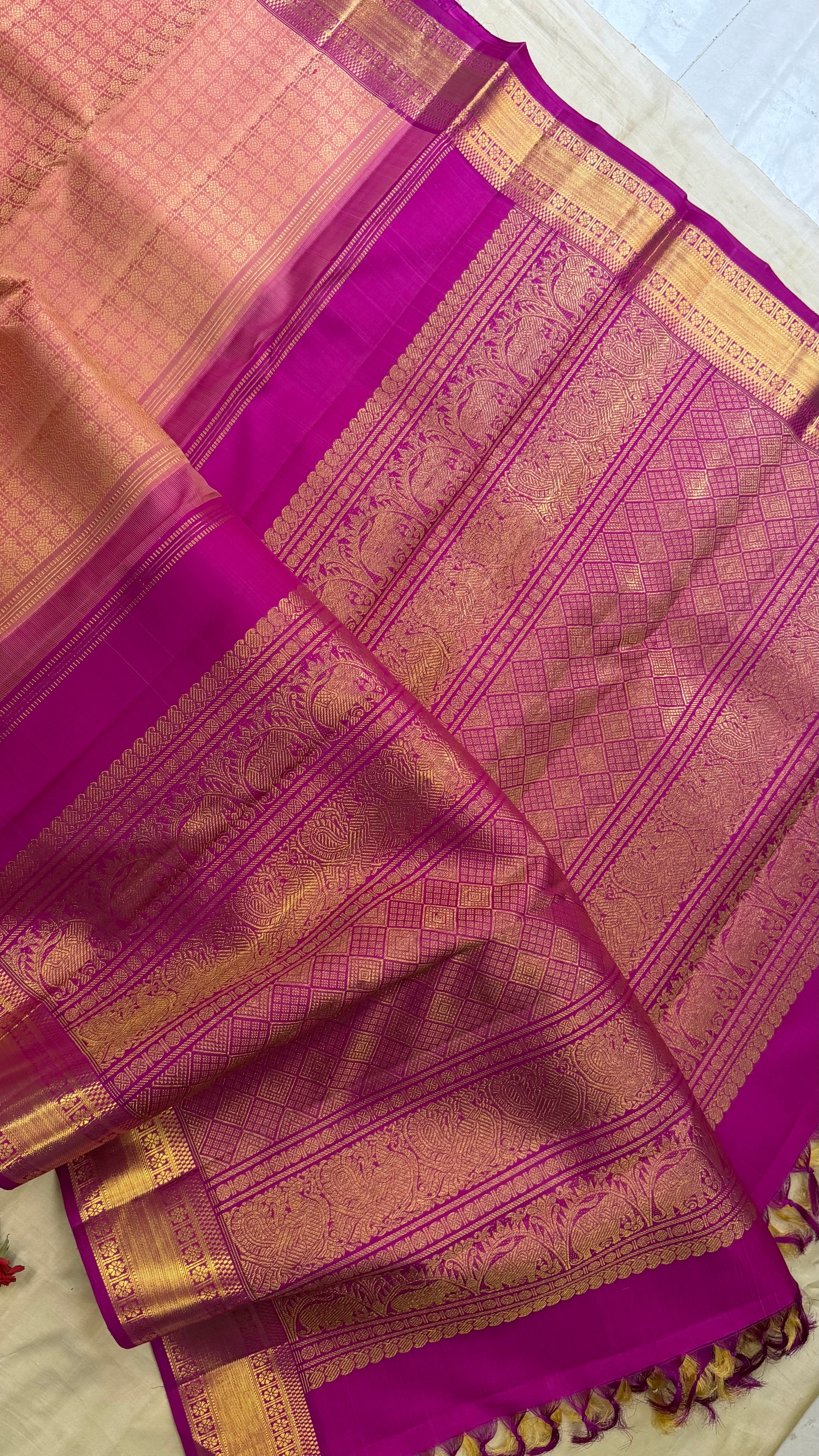Onion pink 1000 Butta / Kanjipuram Silk