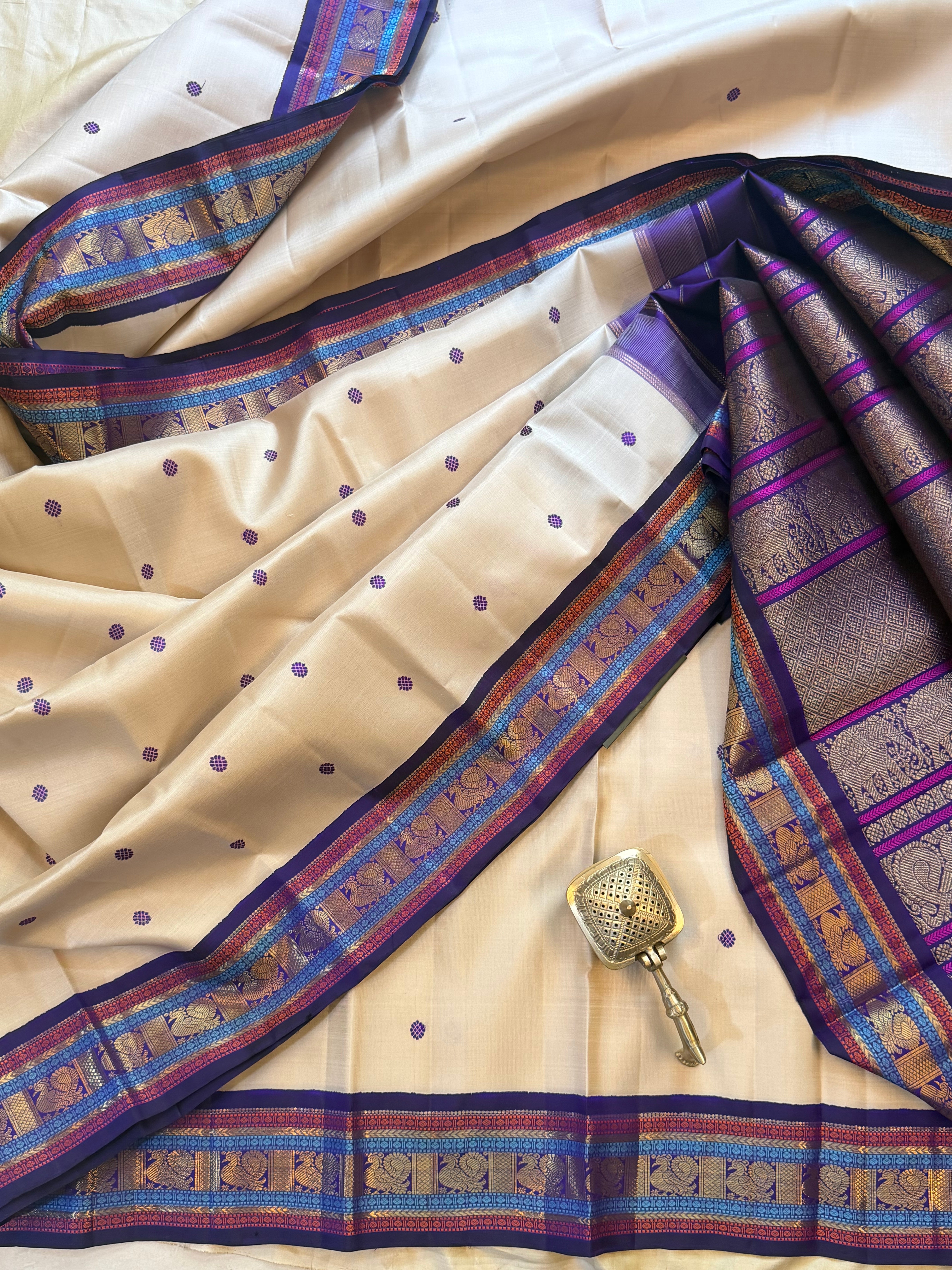 Beige Kai Korvai : Kanjipuram silk