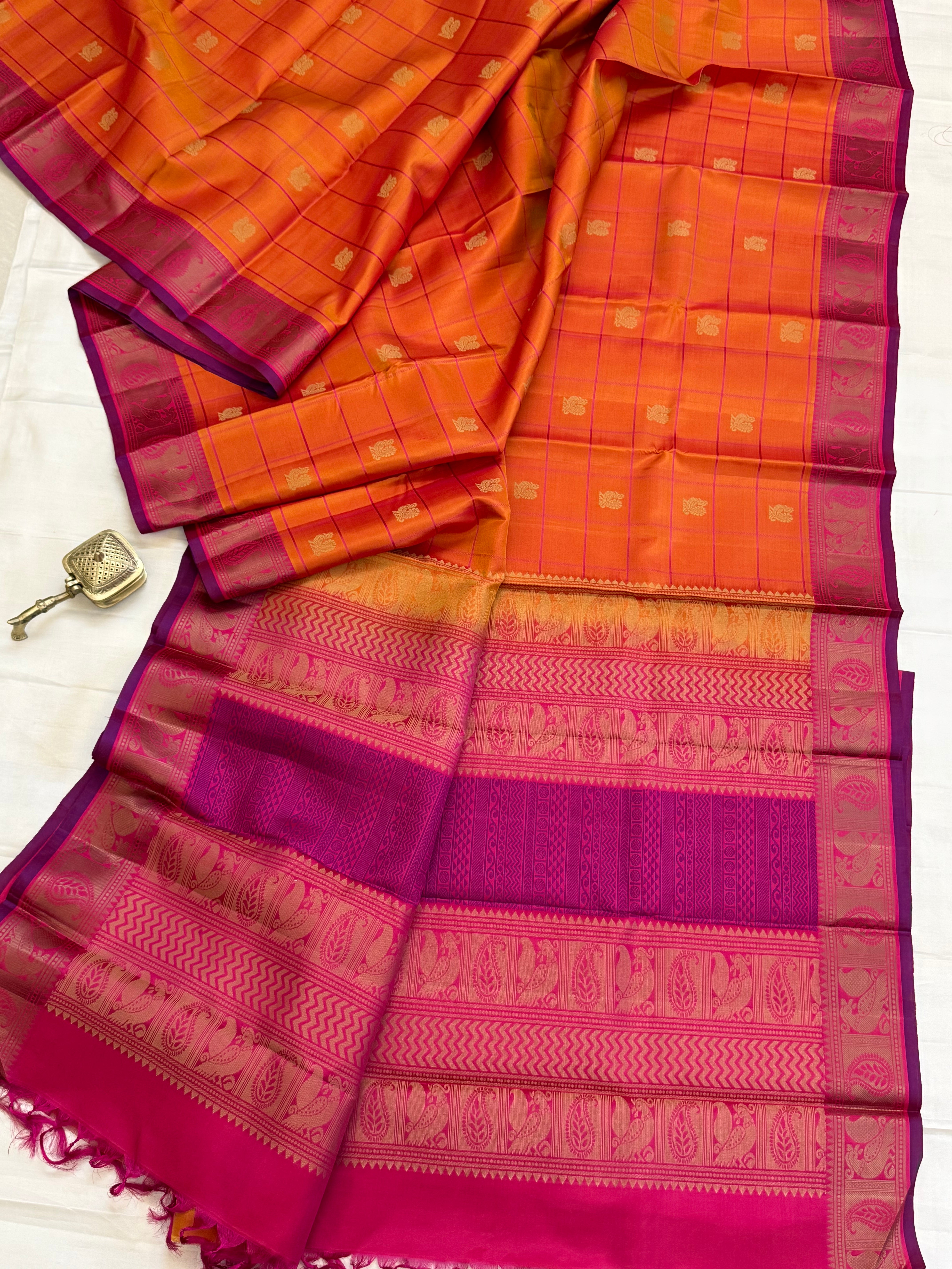 Simha and pink kattam butta /Varnangal thread work CLSA11278
