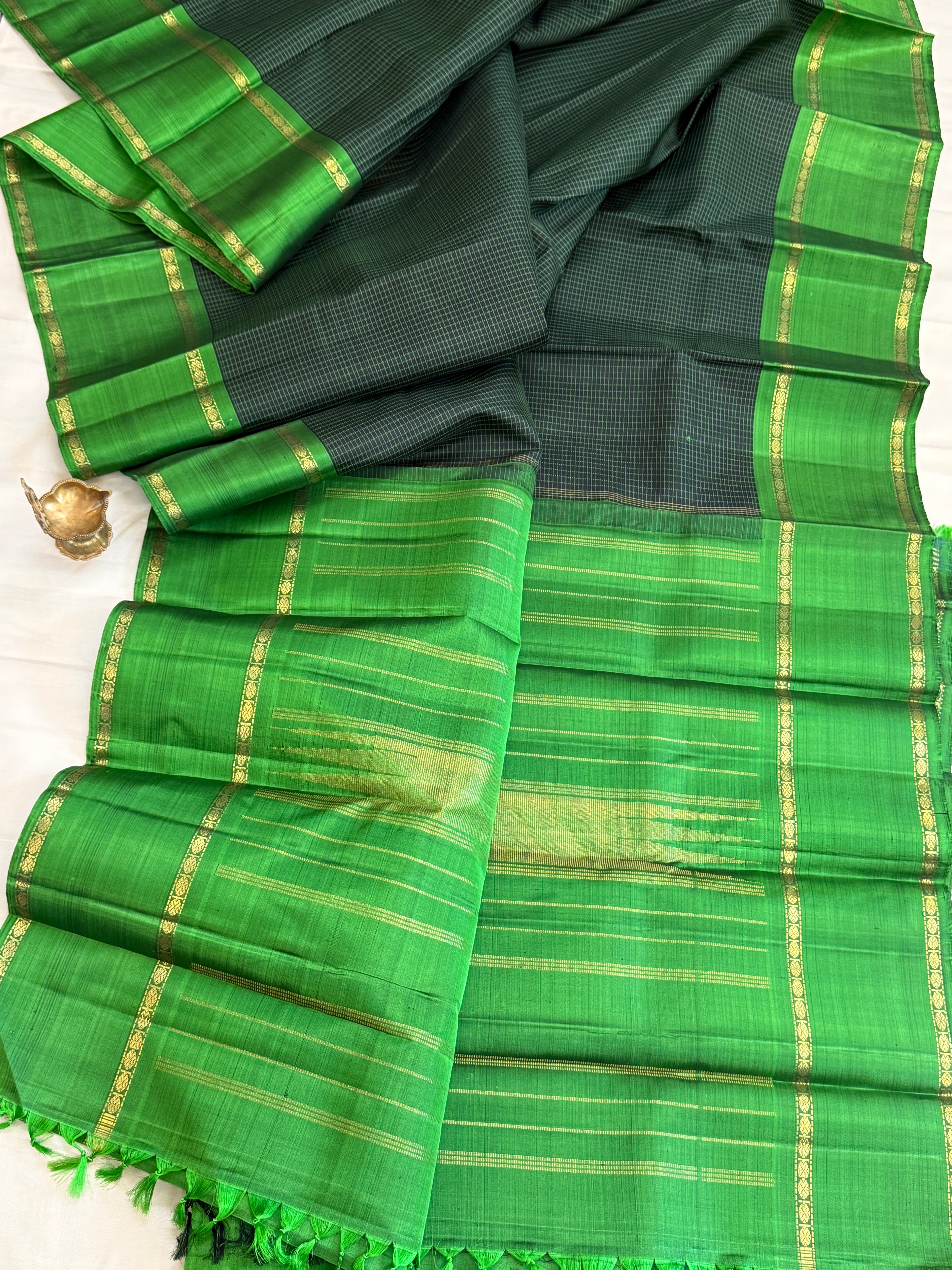 Dark green body checks with Retta pet border/ kanjipuram silk CLSA10711