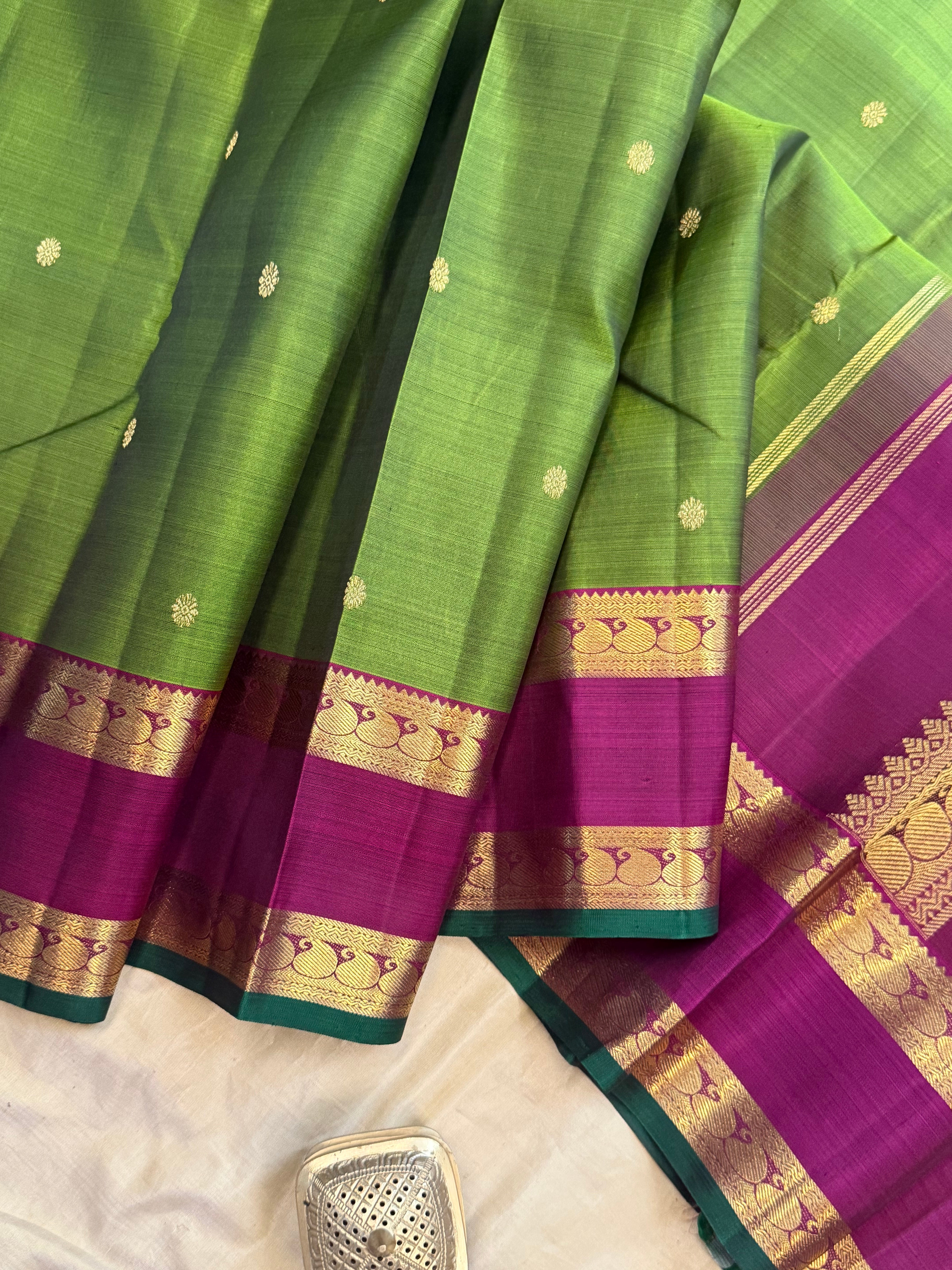 Moha : chutney green retta pet pure Zari Kanjipuram silk