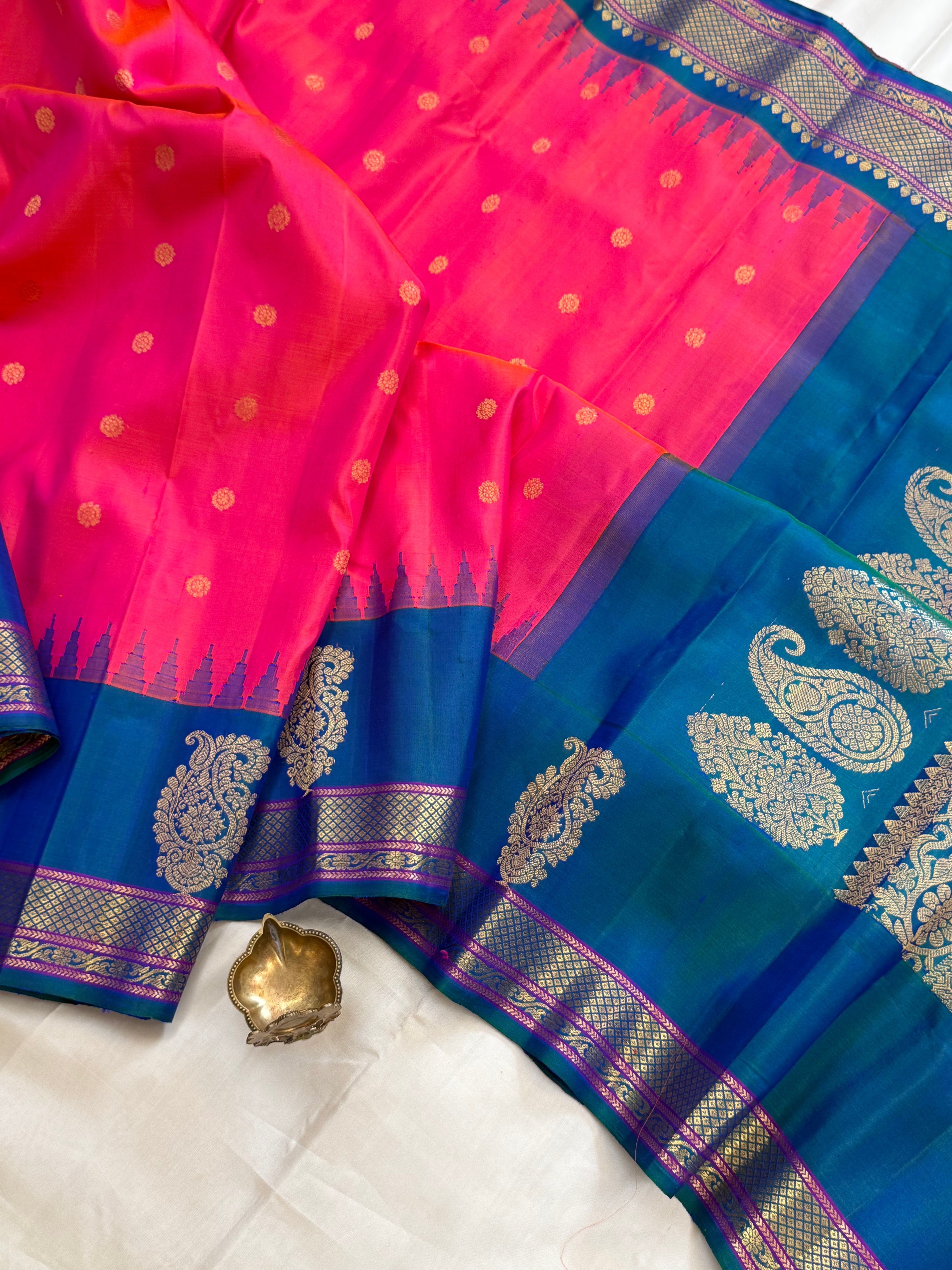 Kanakambaram body Butta mayilkazhuthu border Butta / Gadwal silk CLSA11308