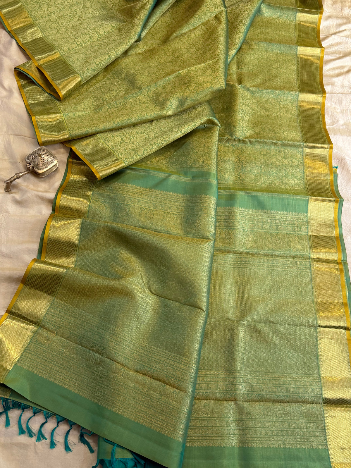 - pure Zari Kanjipuram silk