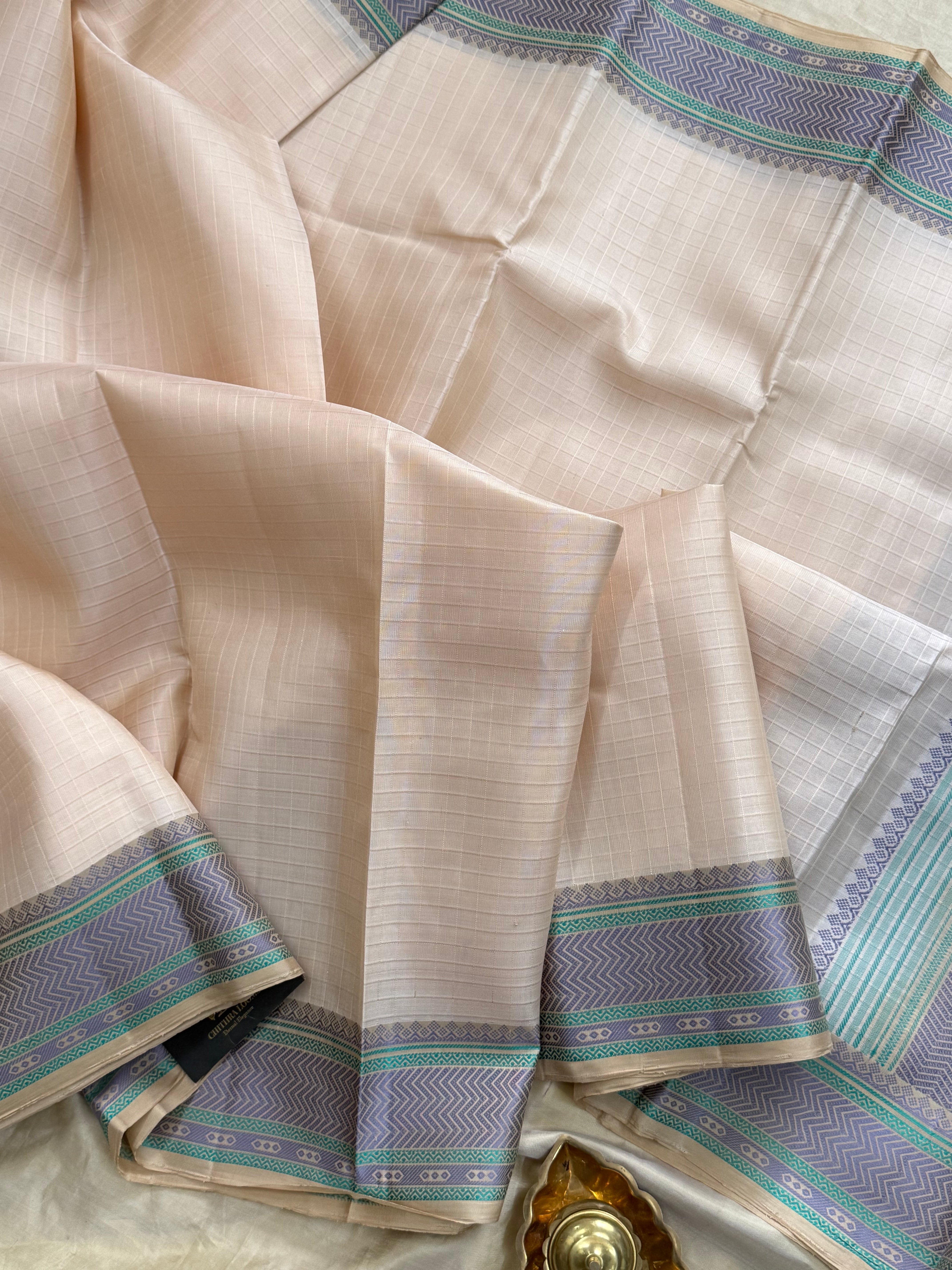 Creme kattam / Varnangal Soft Silk CL6545