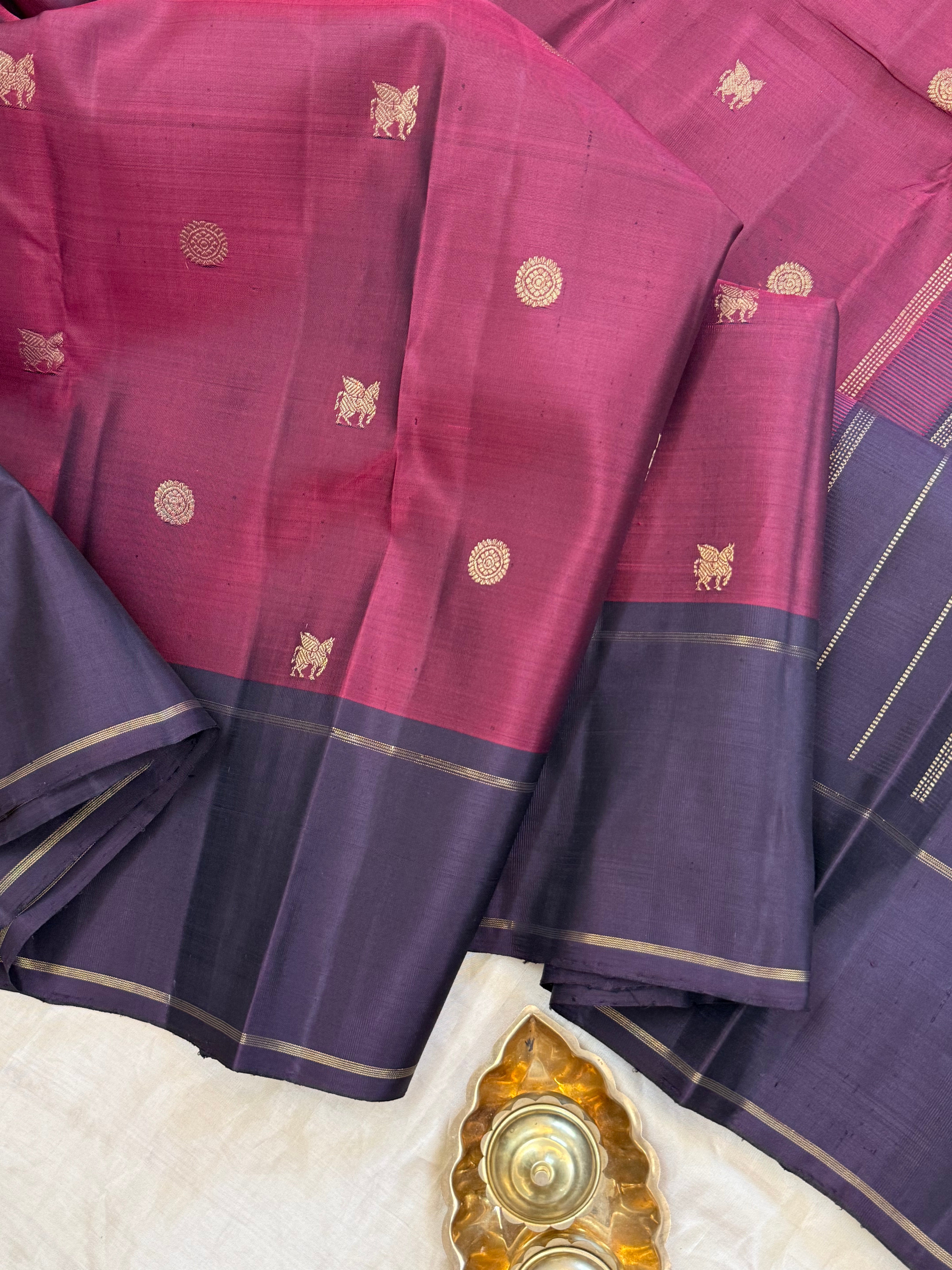 Unusual Deep Araku and brown flying horse and chakram butta / KANJIPURAM SILK SAREE CLSA 10084