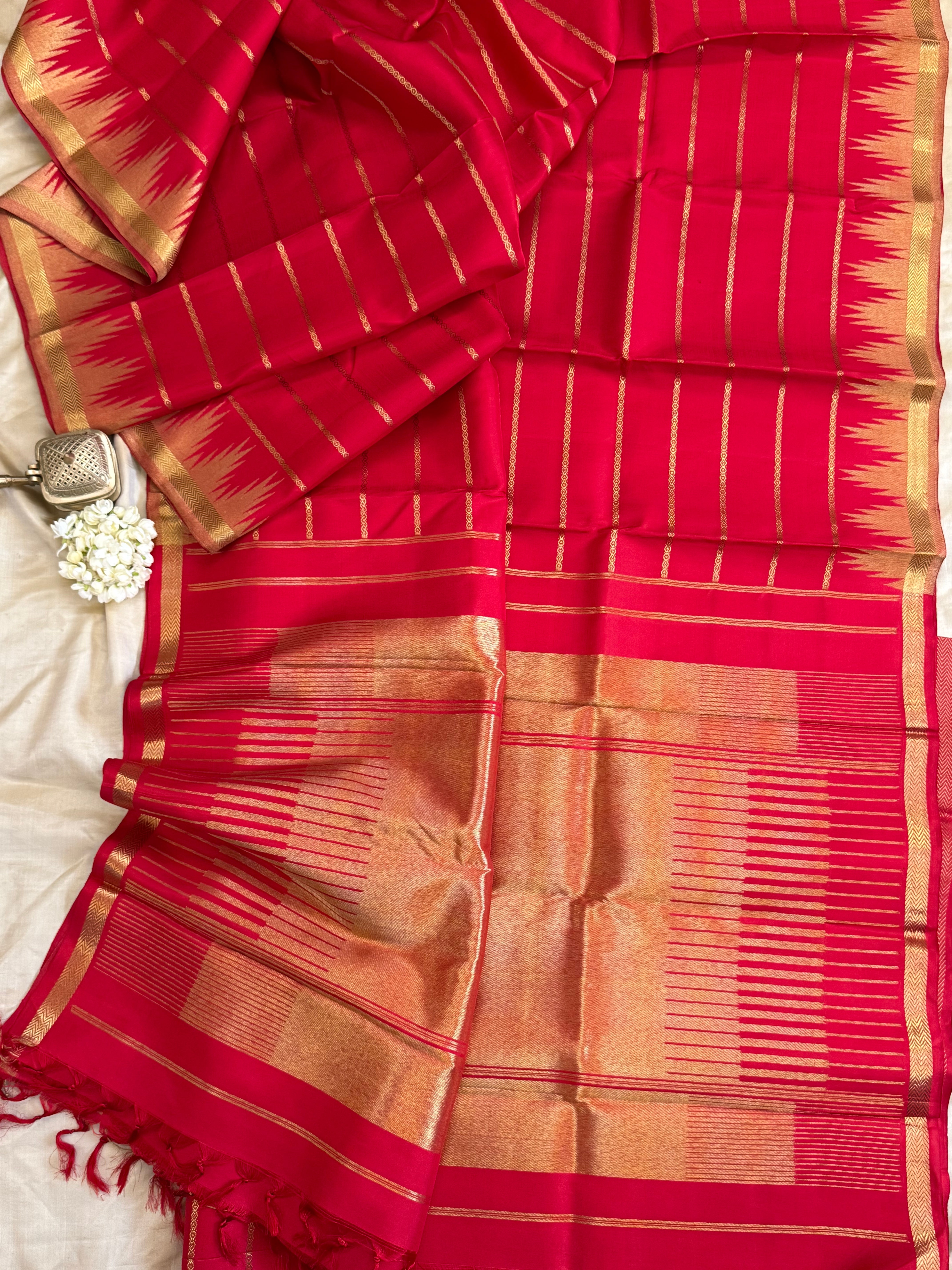 Red veldhari temple border/ Kanjipuram silk CL2166