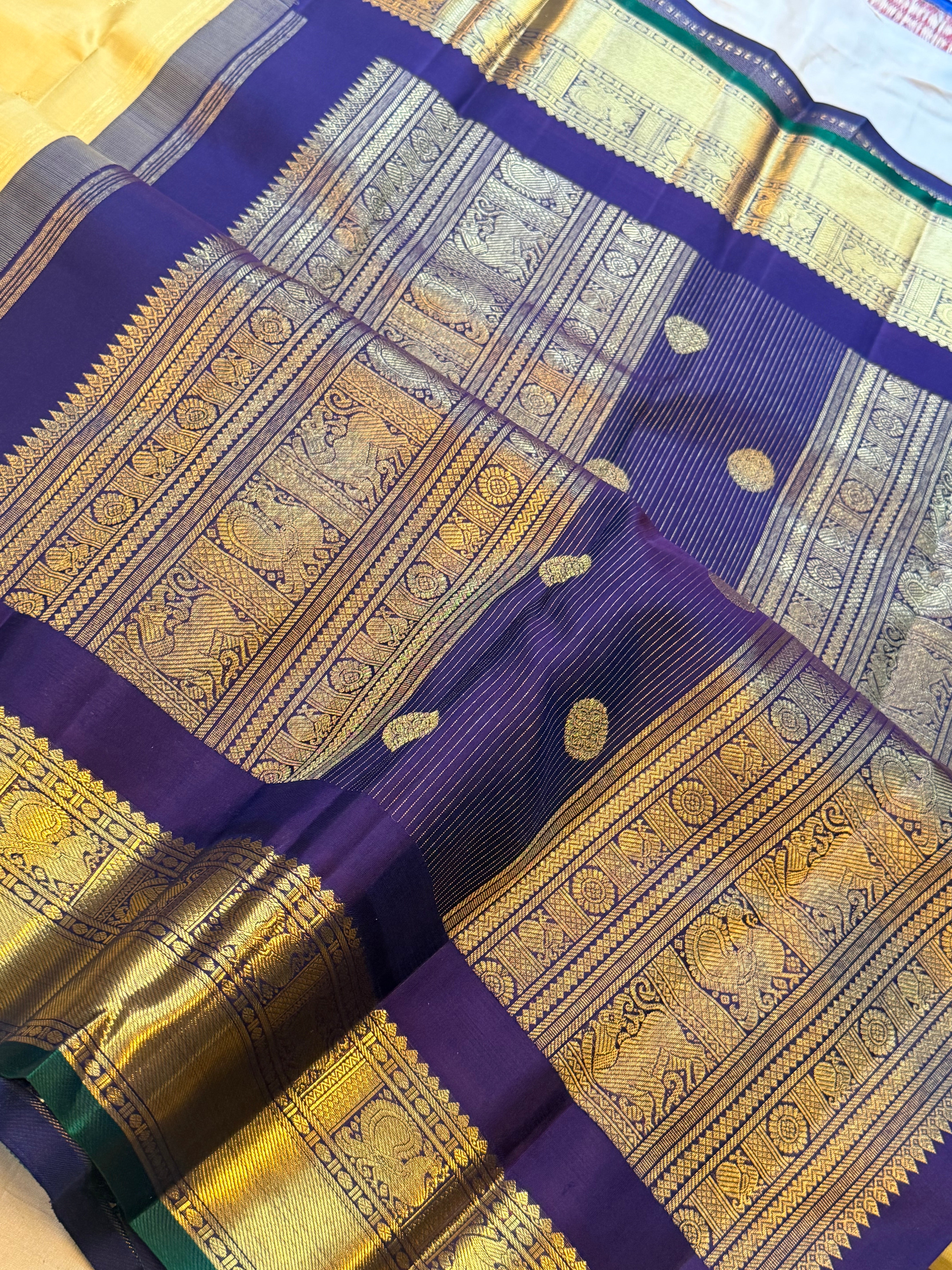 Sandal Kai Korvai / Kanjipuram silk