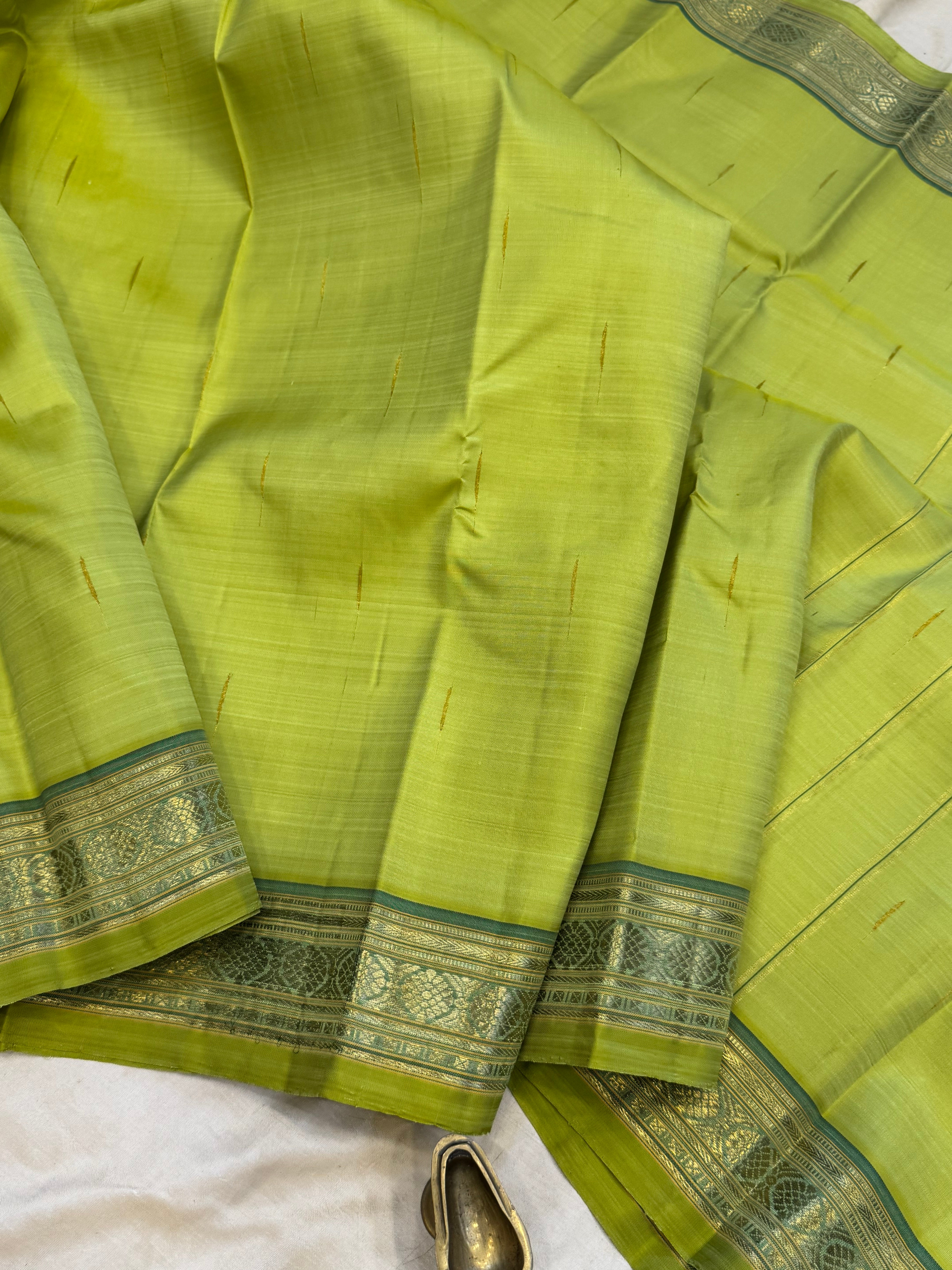 Green malli moggu / Arani silk