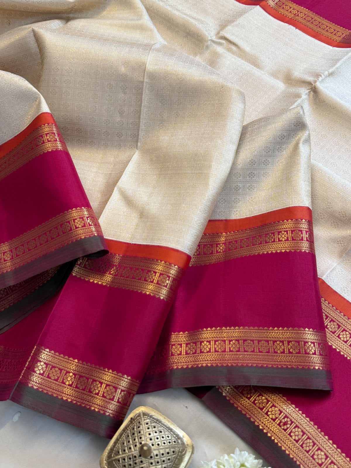 Brocade pure Zari Korvai Laksham Butta / Kanjipuram silk CLSA10710