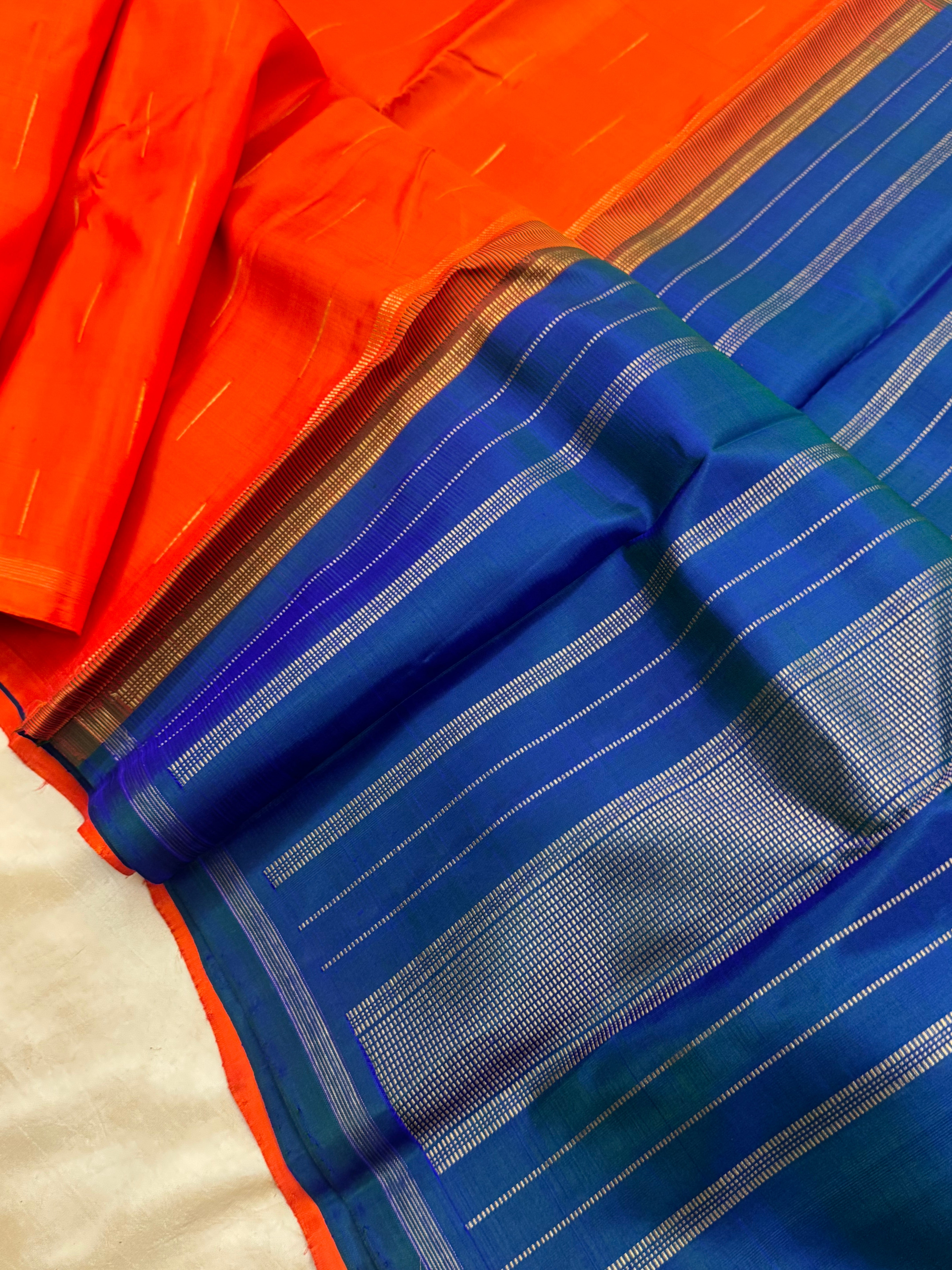 Malli moggu orange / Kanjipuram silk