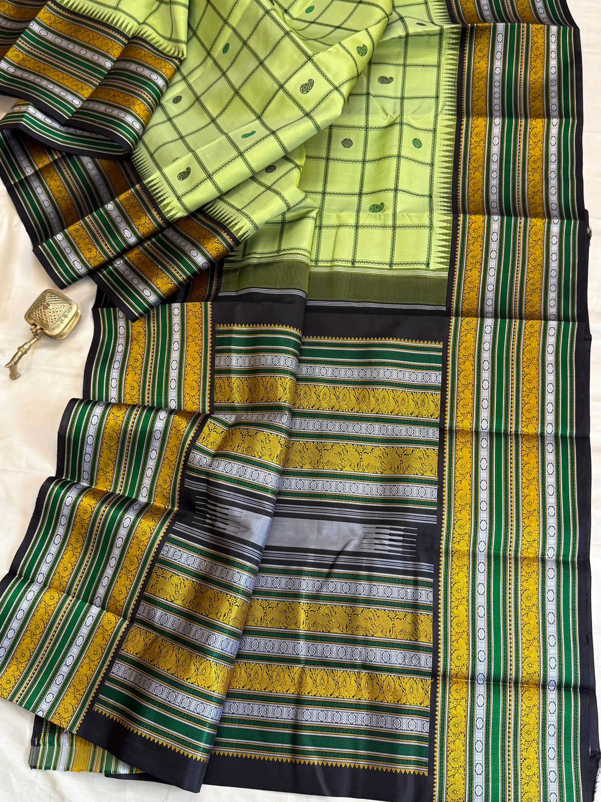 Special edition chartreuse green with thread Kattam butta silk saree/clsa 12439