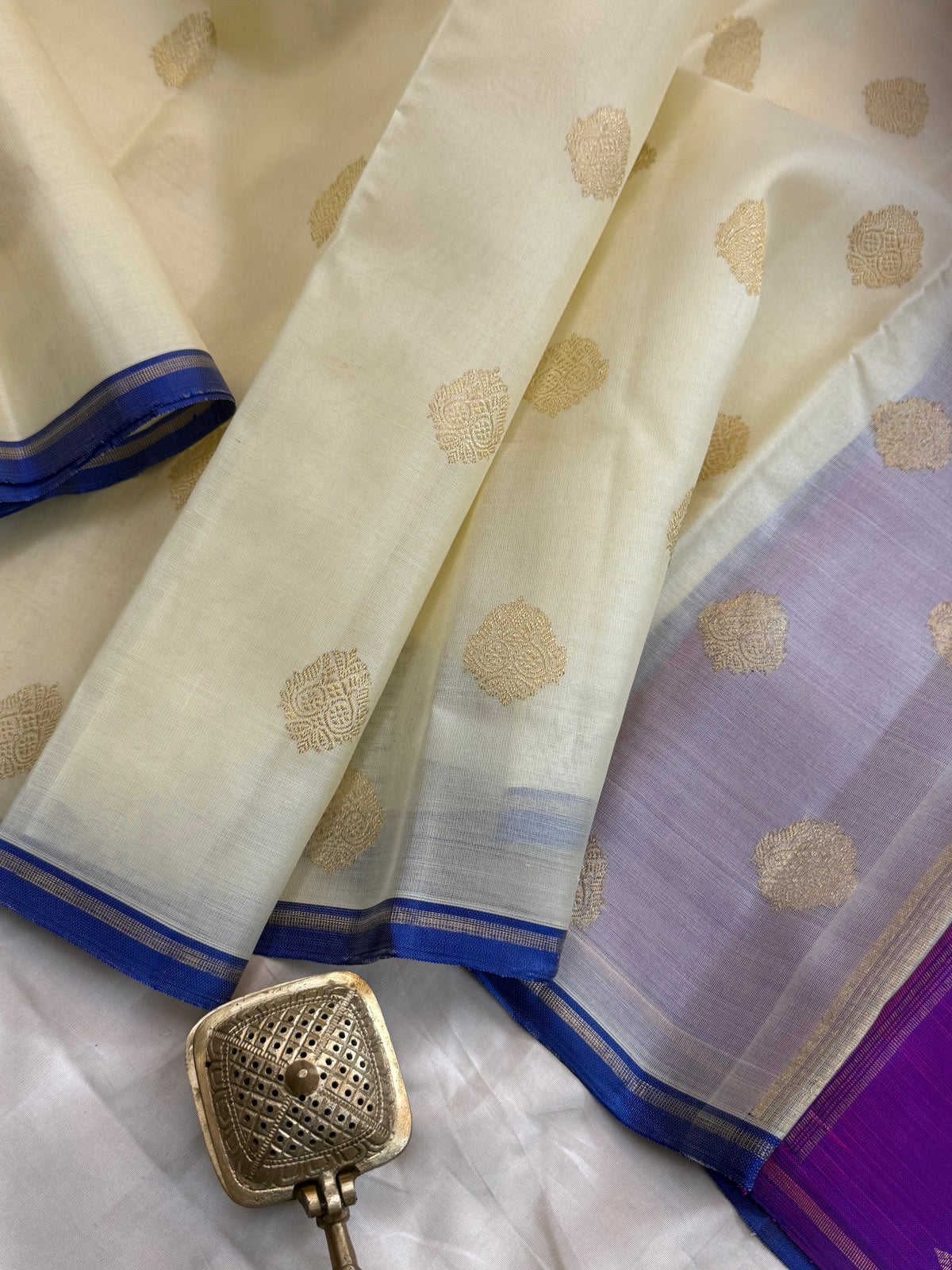 Offwhite and purple borderless organza silk / Kanjipuram silk CLSA12824
