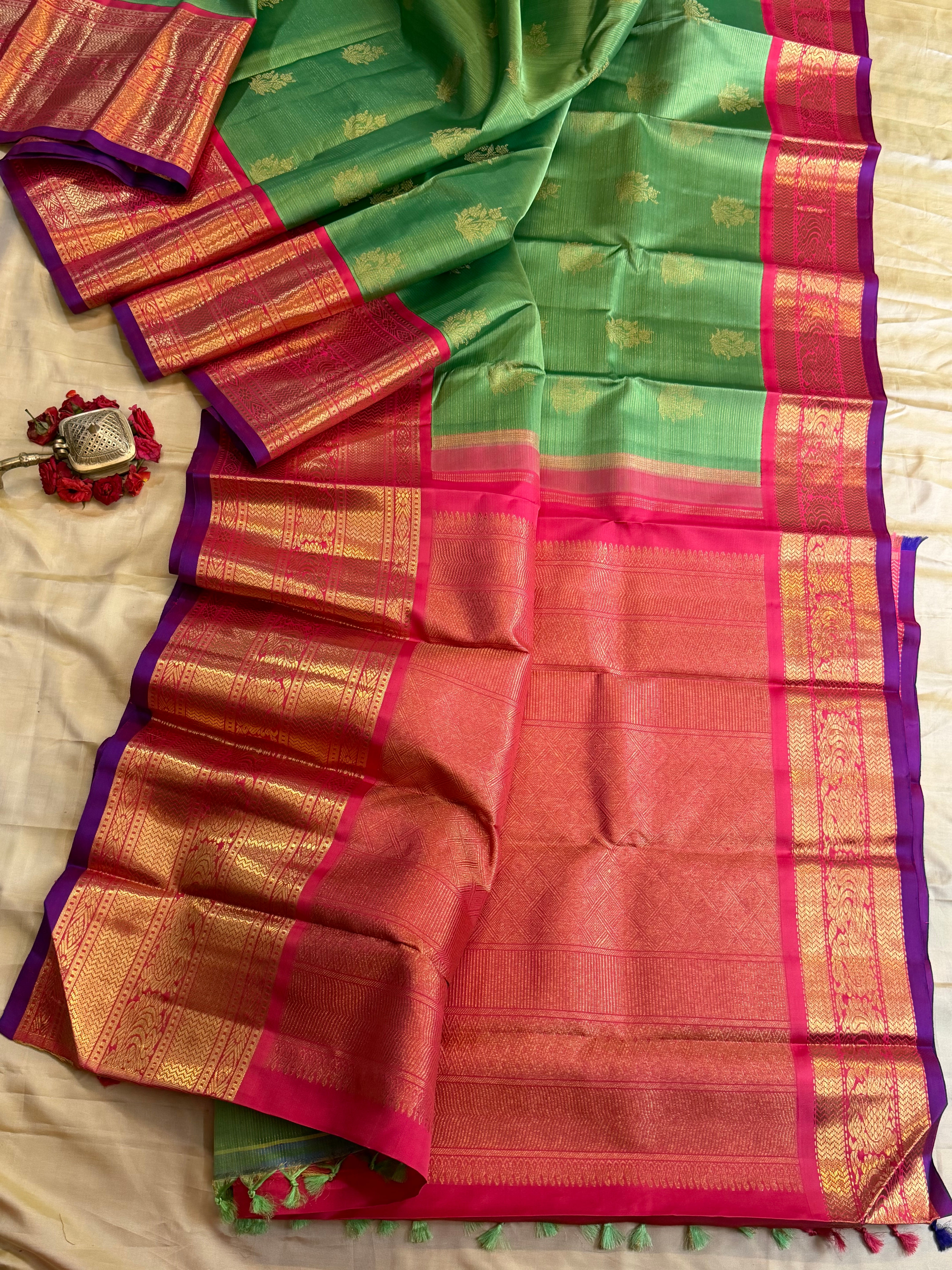 Elakai green Korvai Vairaoosi / pure Zari Kanjipuram silk