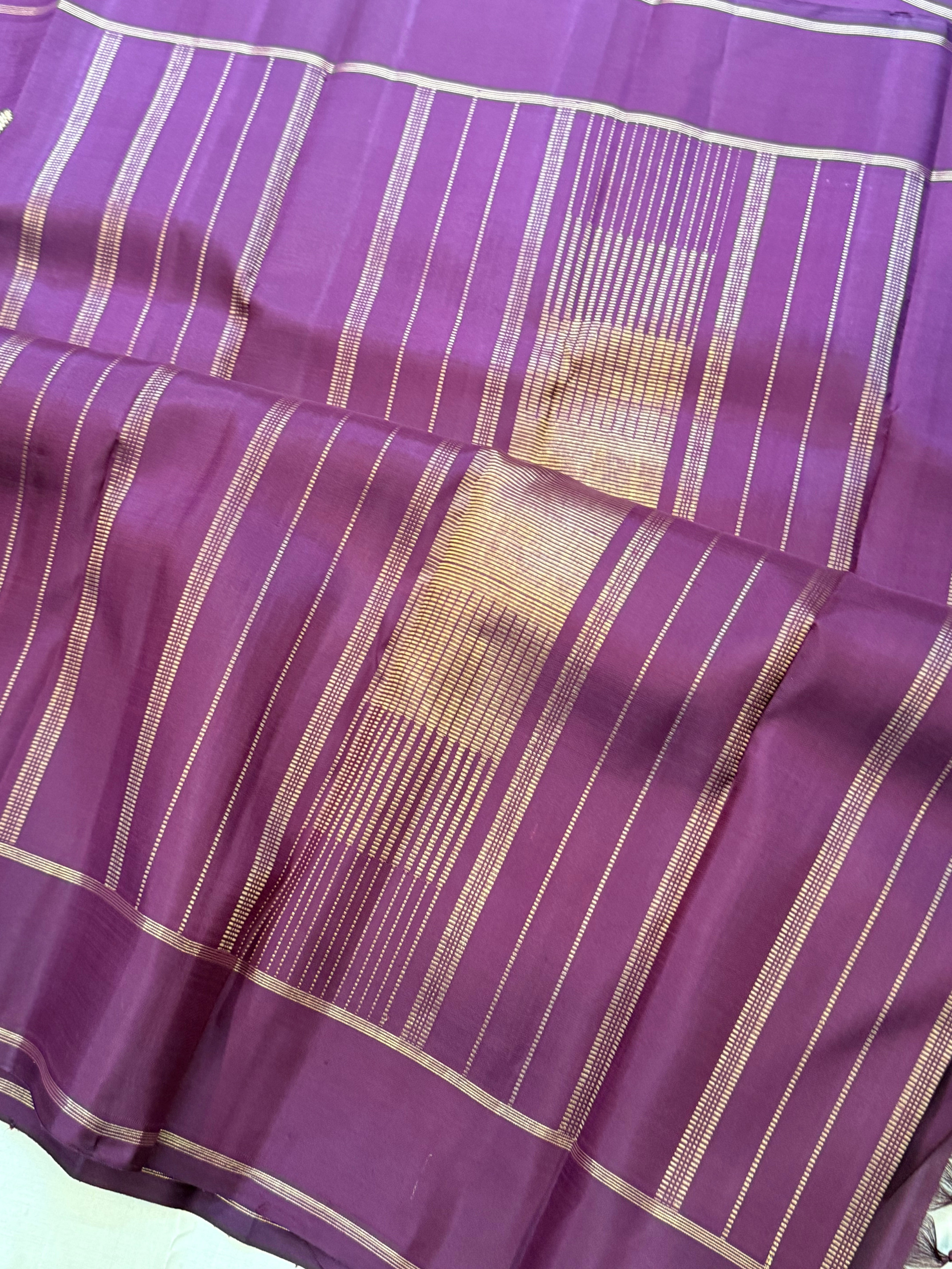 Paaku kamalam butta/ Kanjipuram Silk